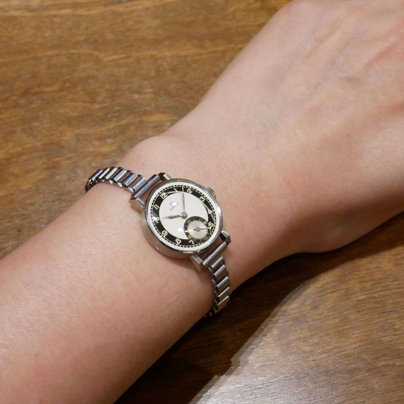 OMEGA ART DECO