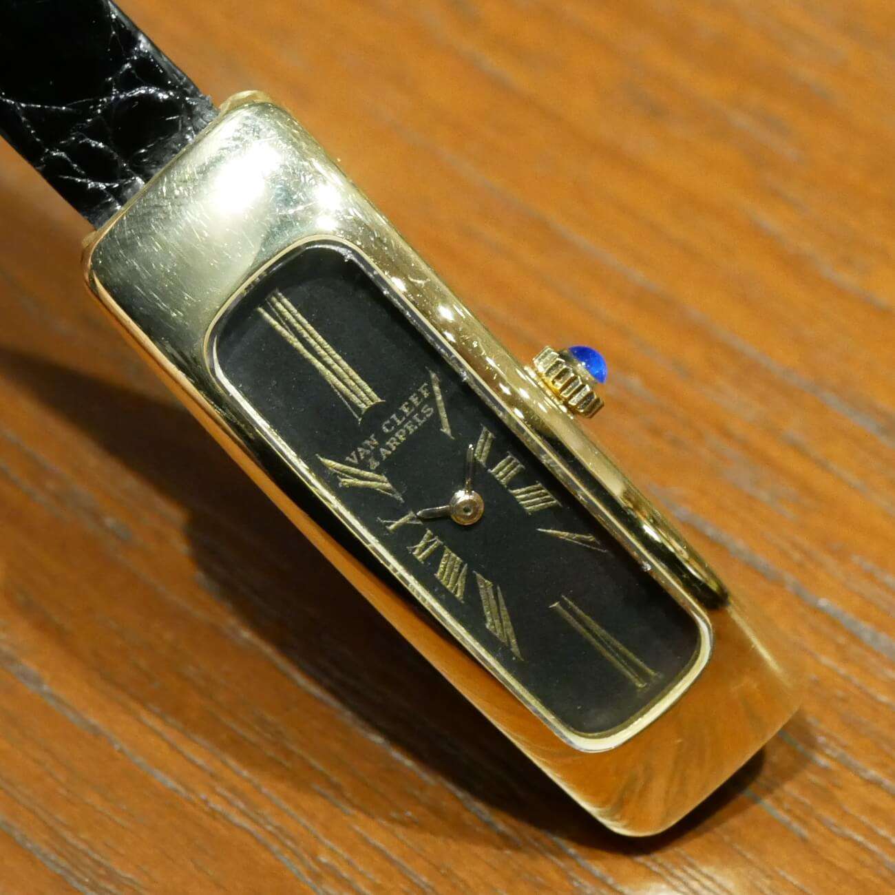 VAN CLEEF & ARPELS RECTANGLE MODEL
