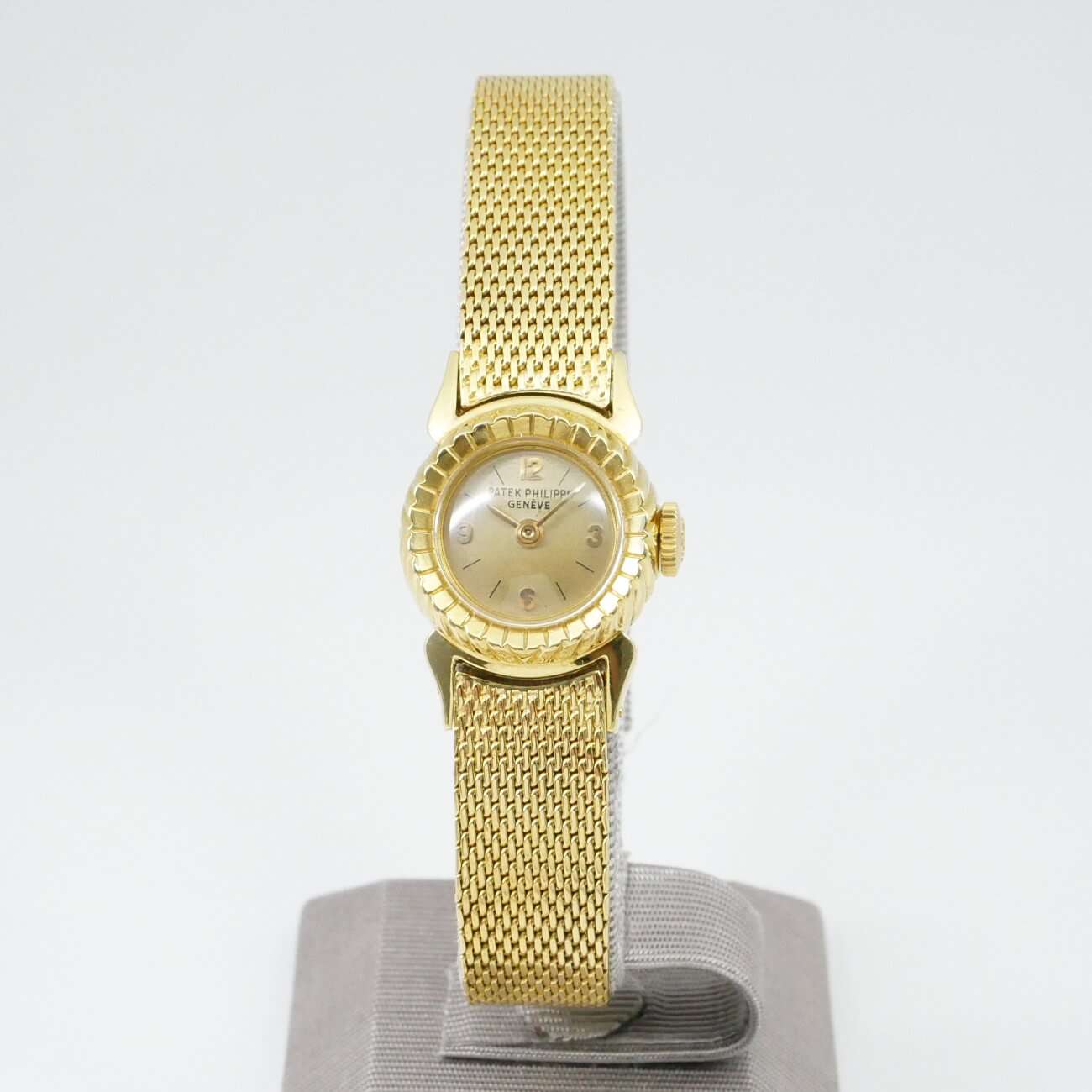 PATEK PHILIPPE ROUND MODEL