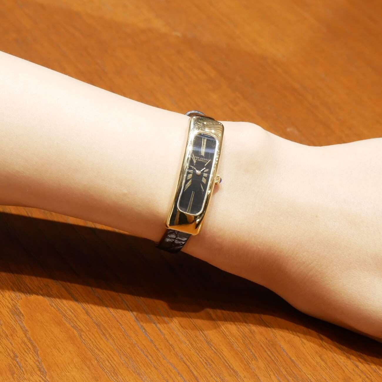 VAN CLEEF & ARPELS RECTANGLE MODEL