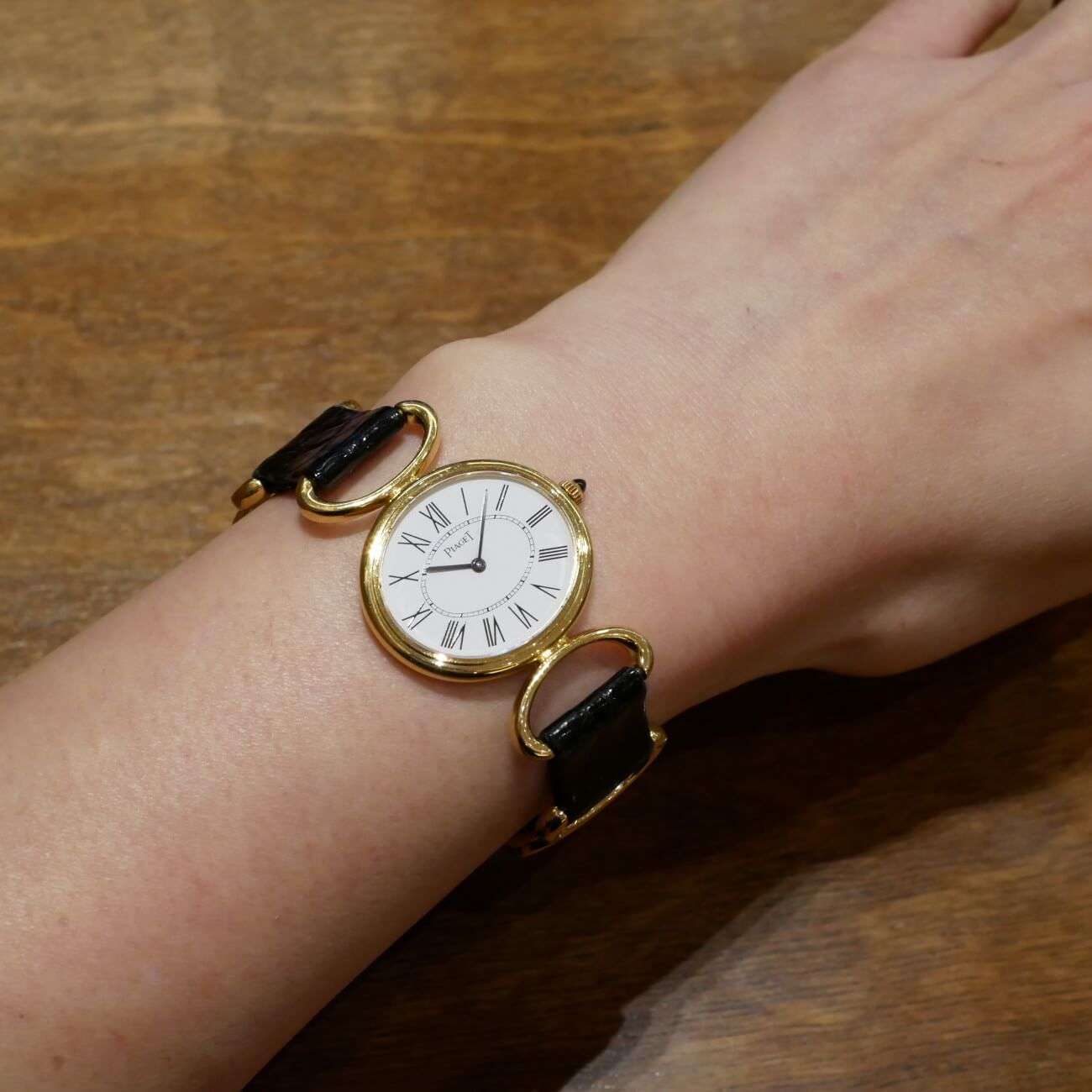 PIAGET ROUND  MODEL