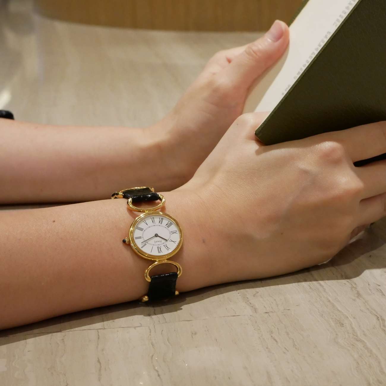 PIAGET ROUND  MODEL