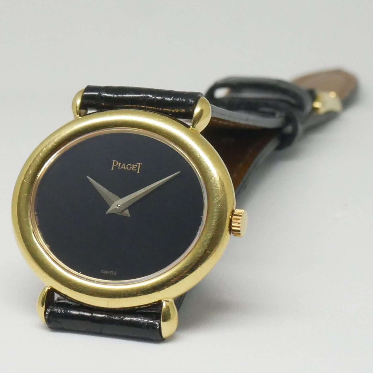 PIAGET ROUND MODEL