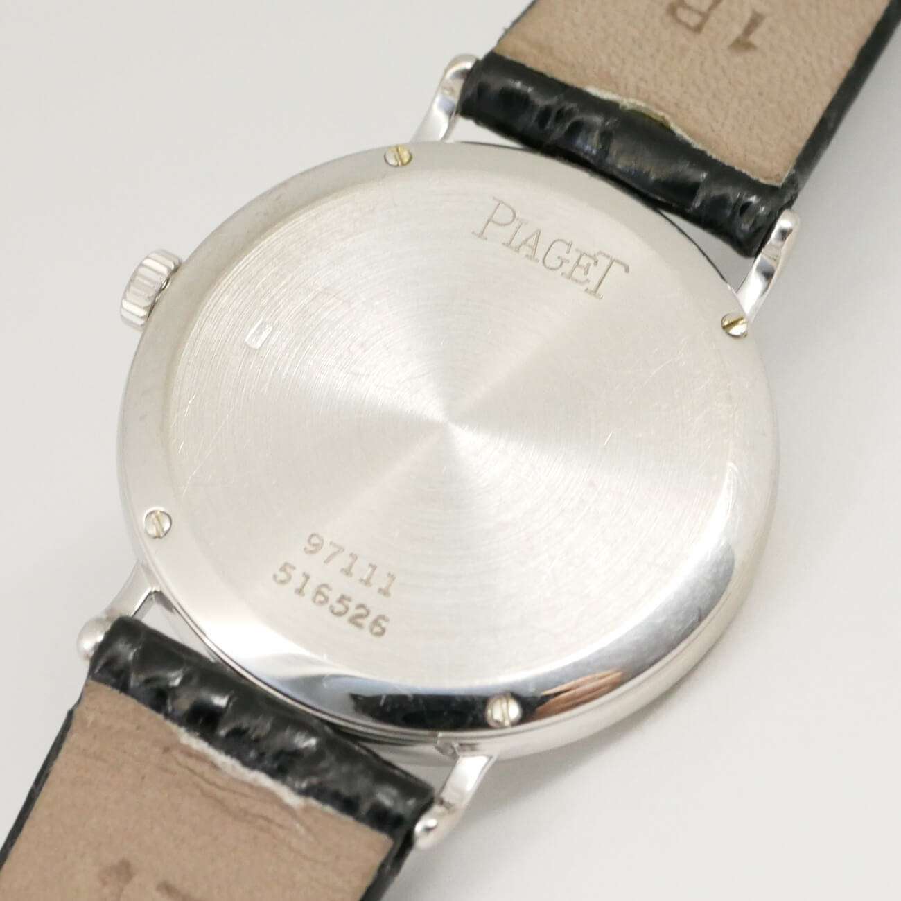 PIAGET ROUND MODEL