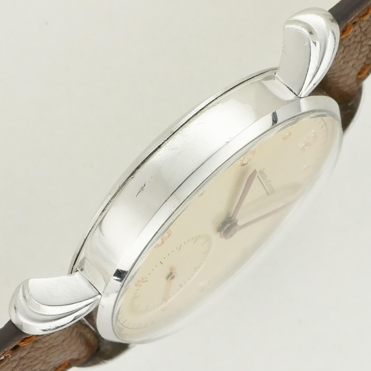 JAEGER LECOULTRE ROUND MODEL