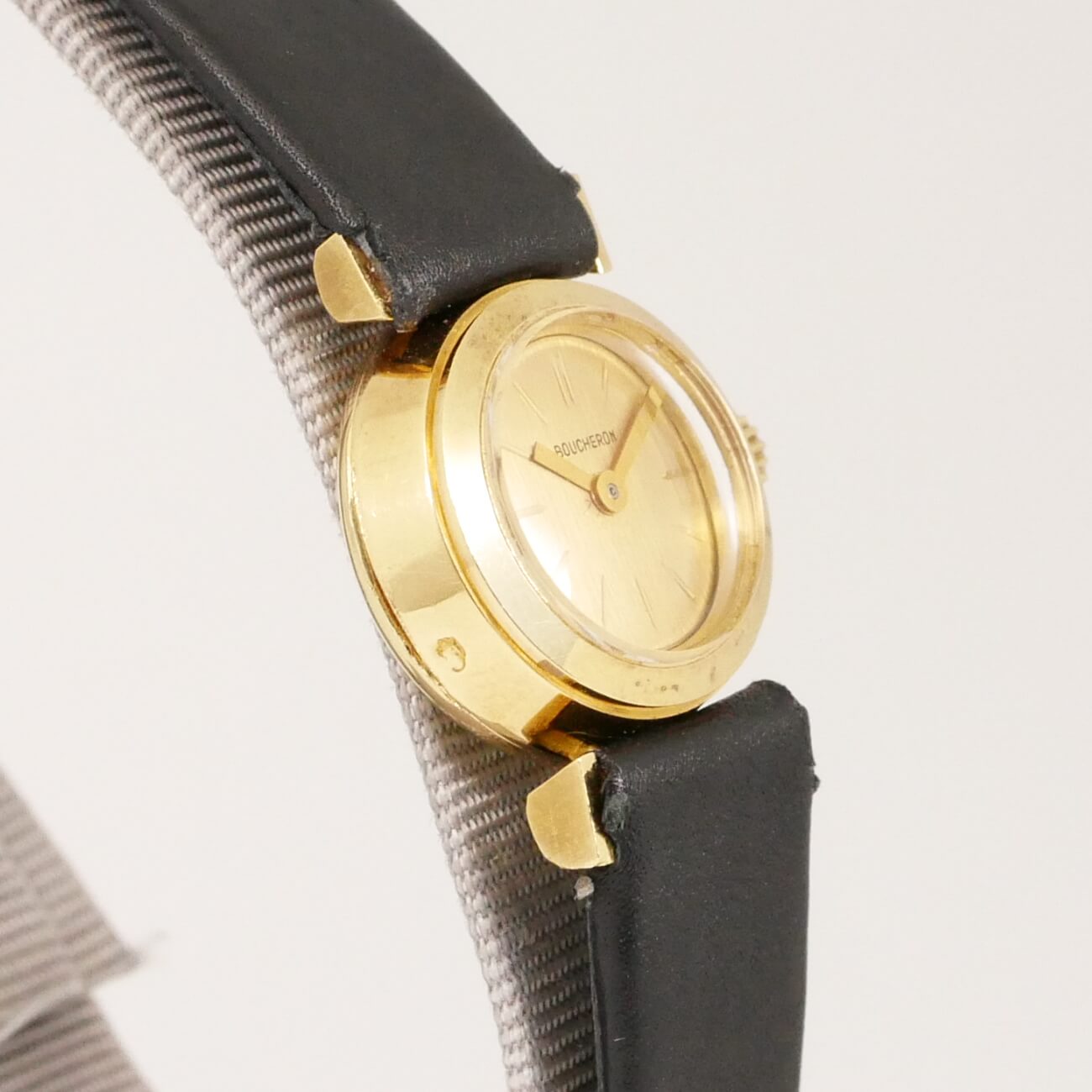 BOUCHERON ROUND MODEL