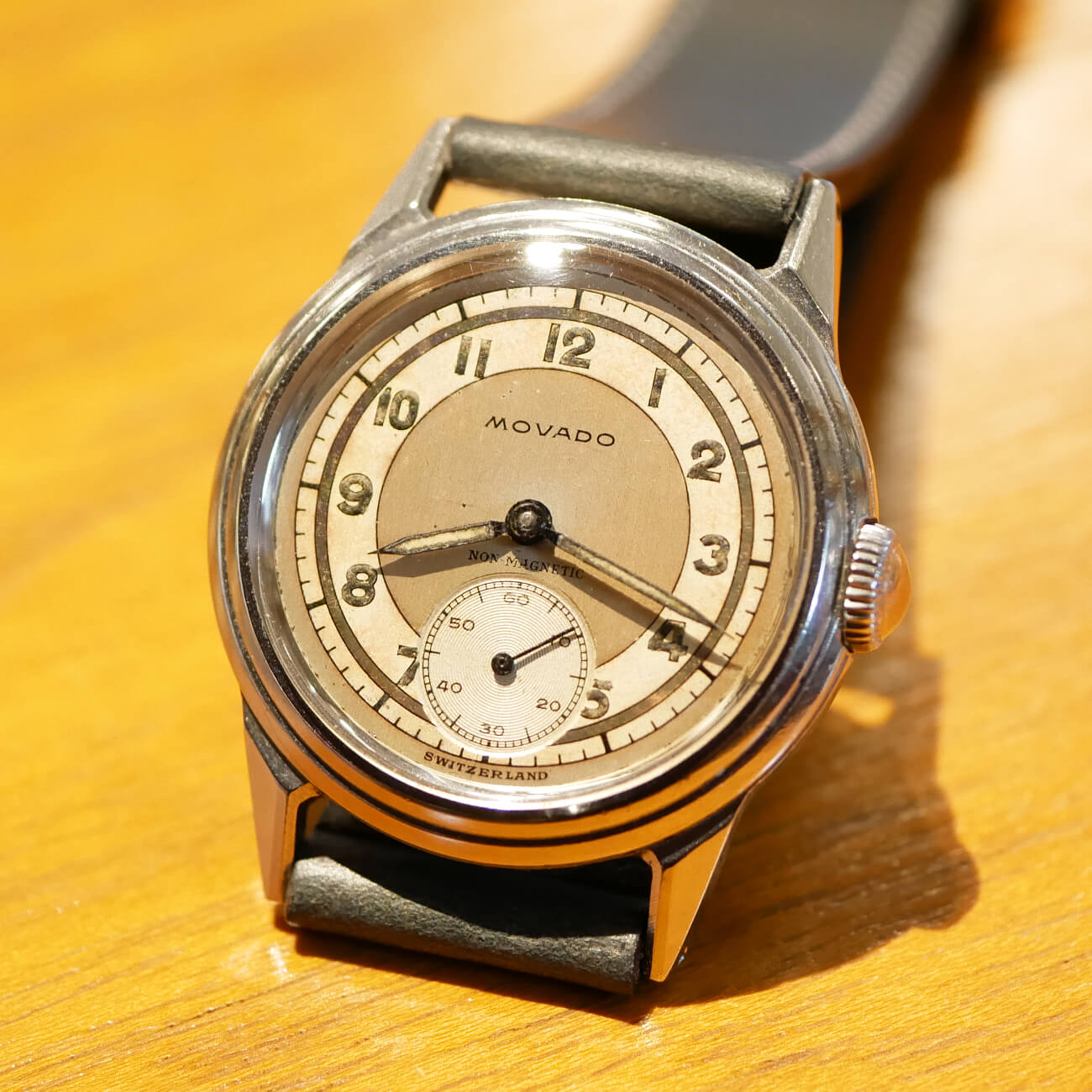 MOVADO ROUND MODEL