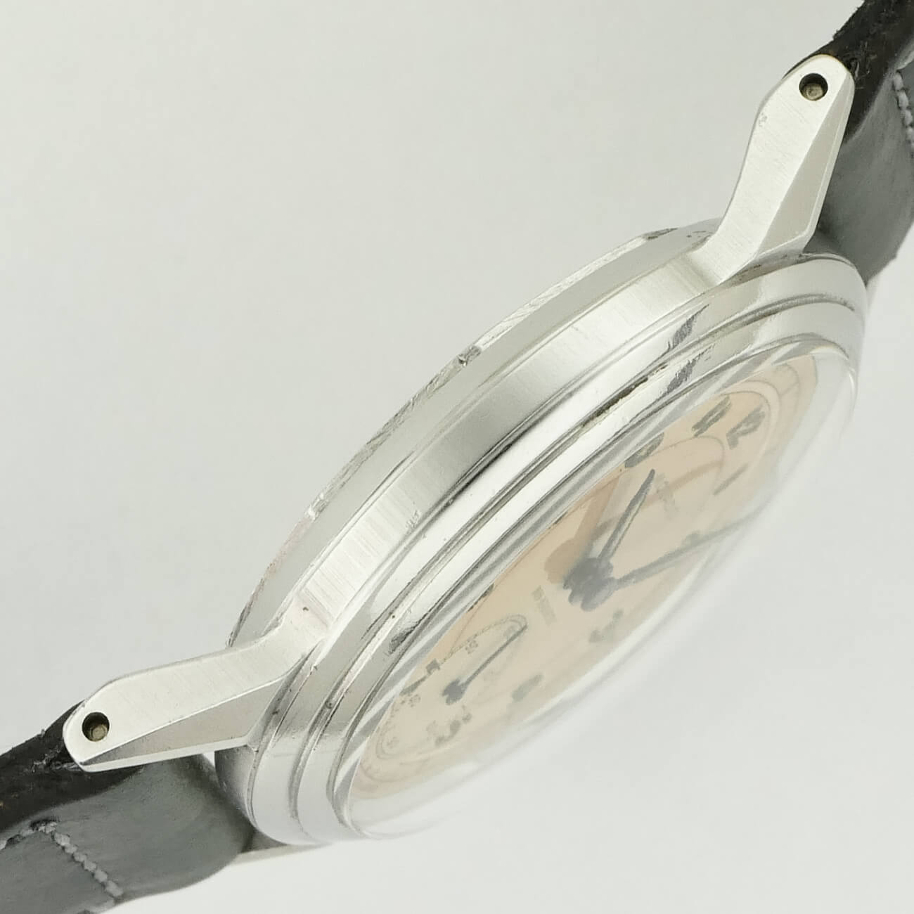 MOVADO ROUND MODEL