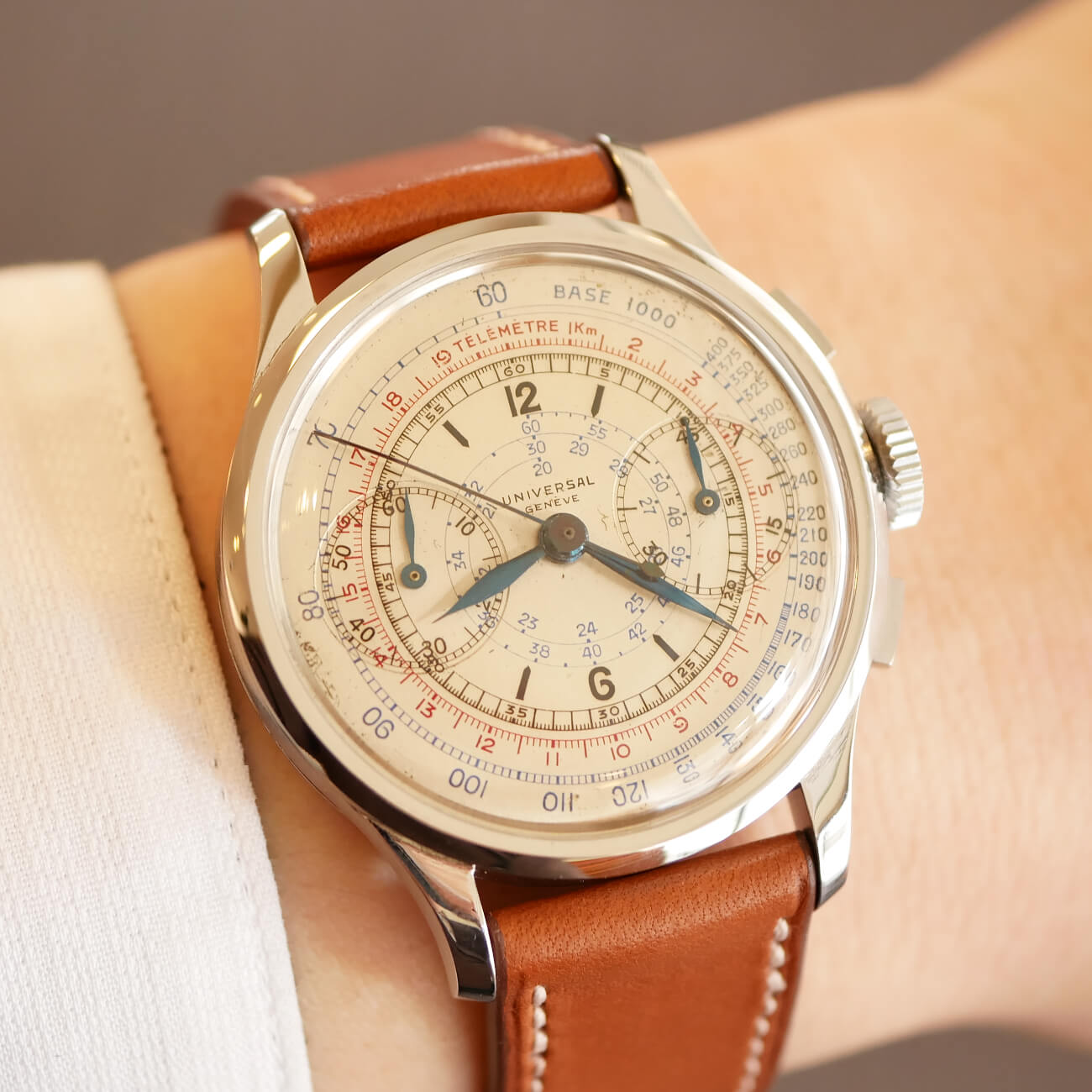 UNIVERSAL CHRONOGRAPH