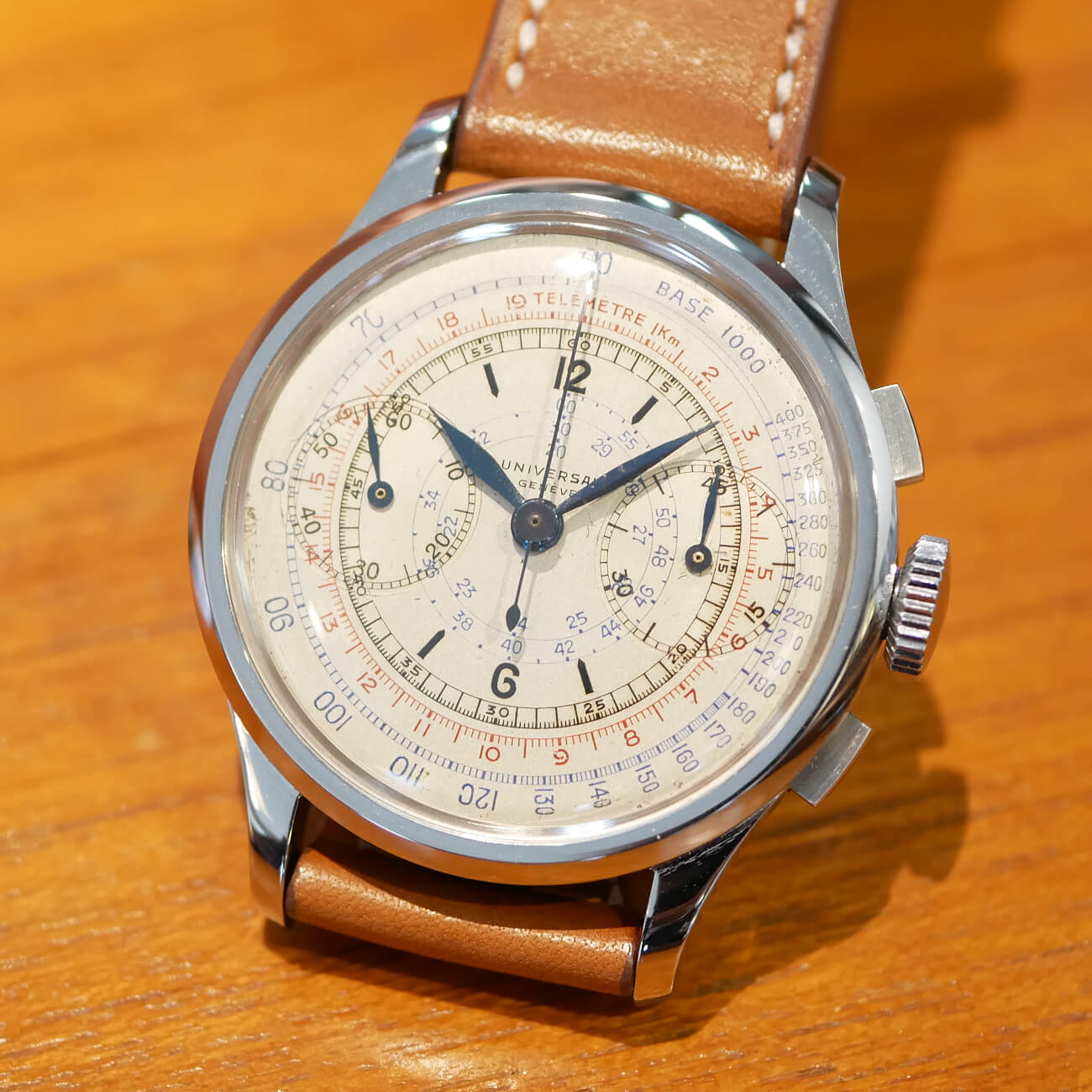 UNIVERSAL CHRONOGRAPH