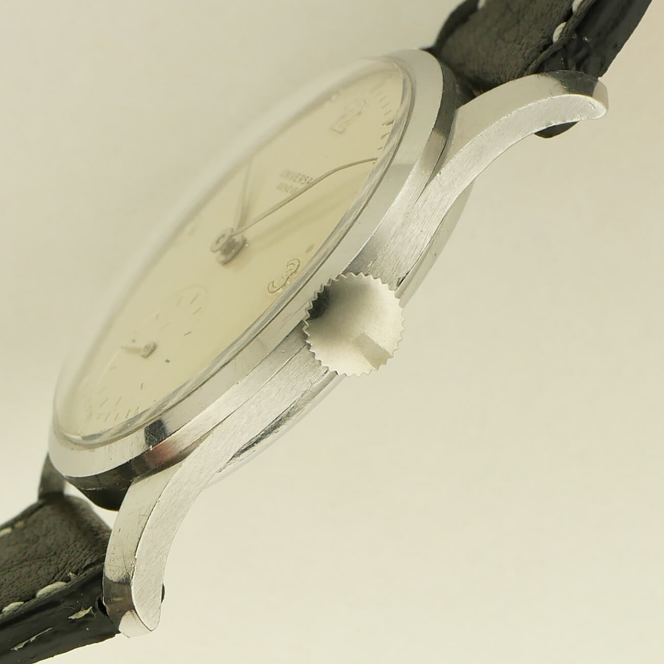 UNIVERSAL ROUND MODEL