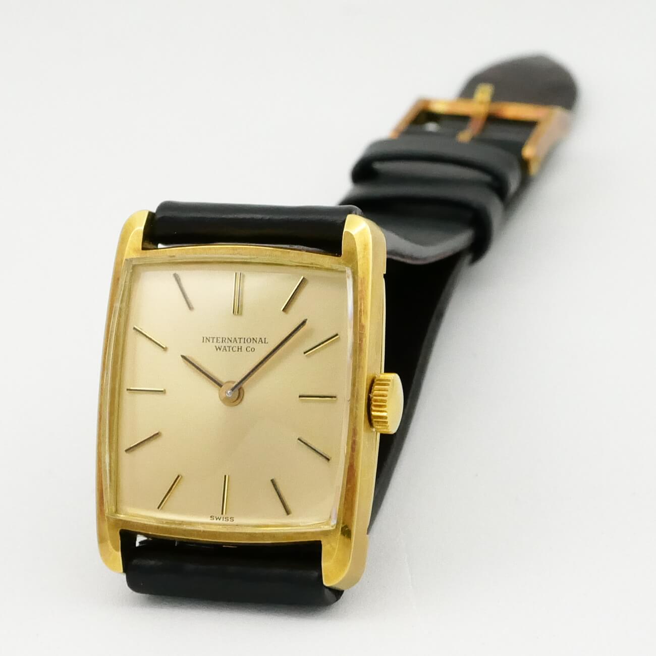 IWC RECTANGLE MODEL