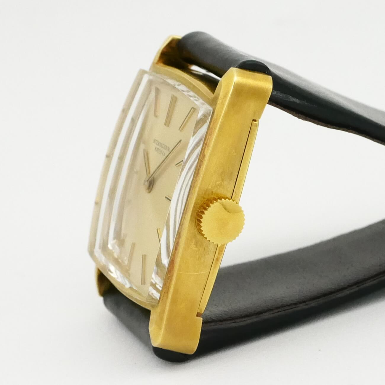 IWC RECTANGLE MODEL