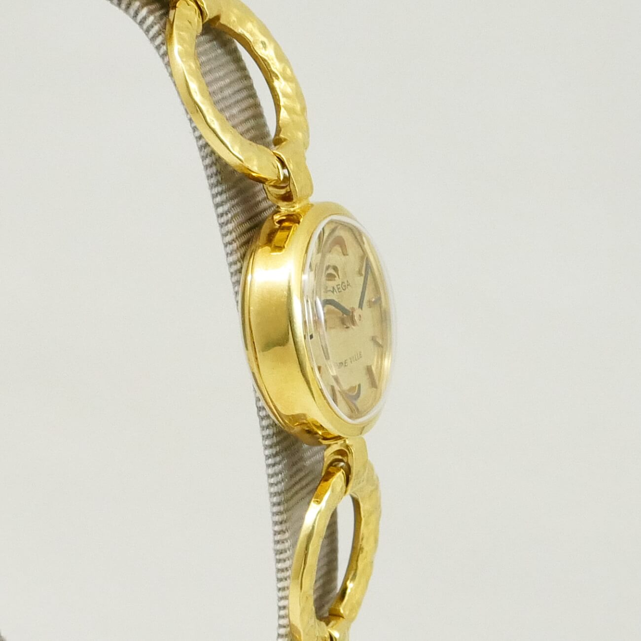 OMEGA DE VILLE