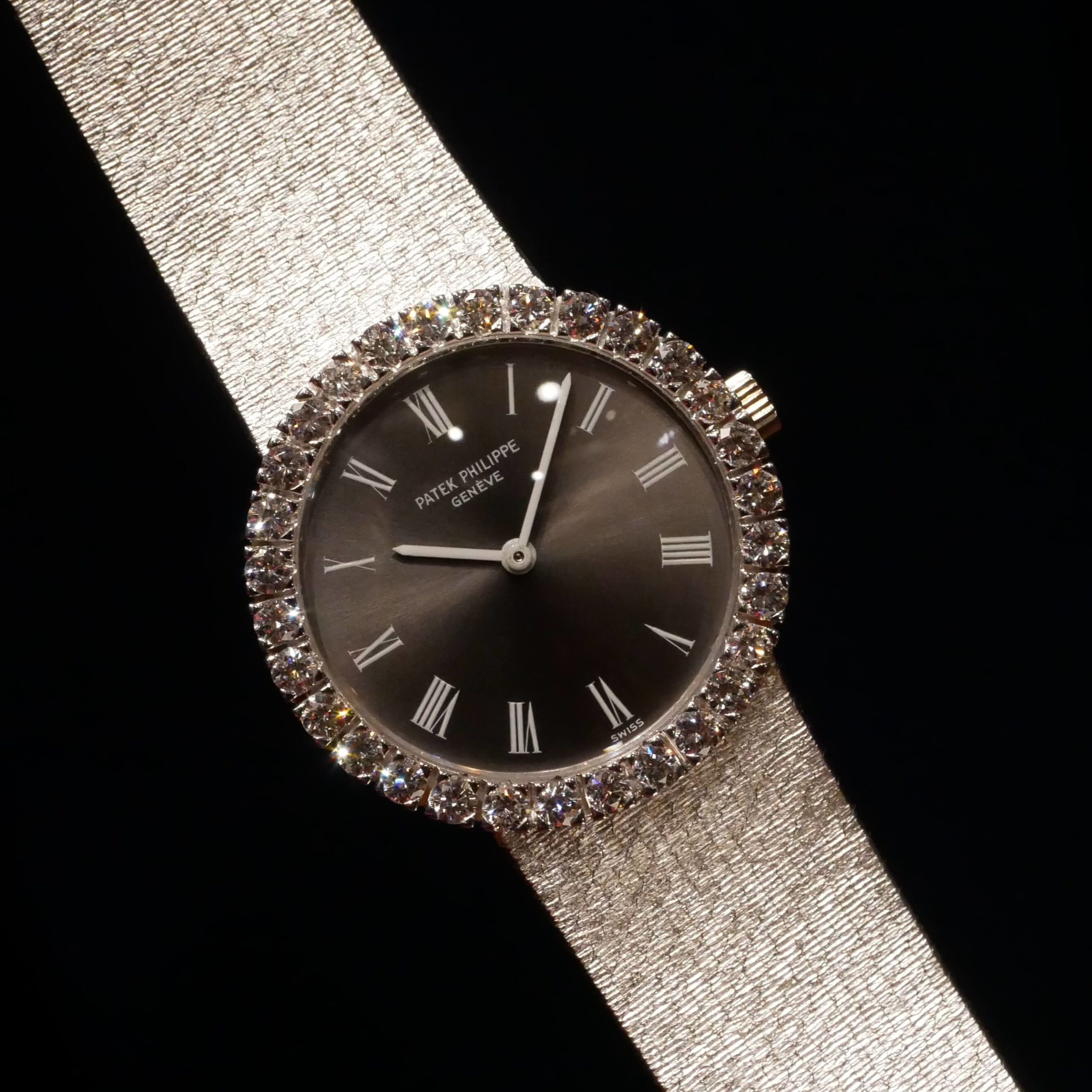 PATEK PHILIPPE ROUND MODEL