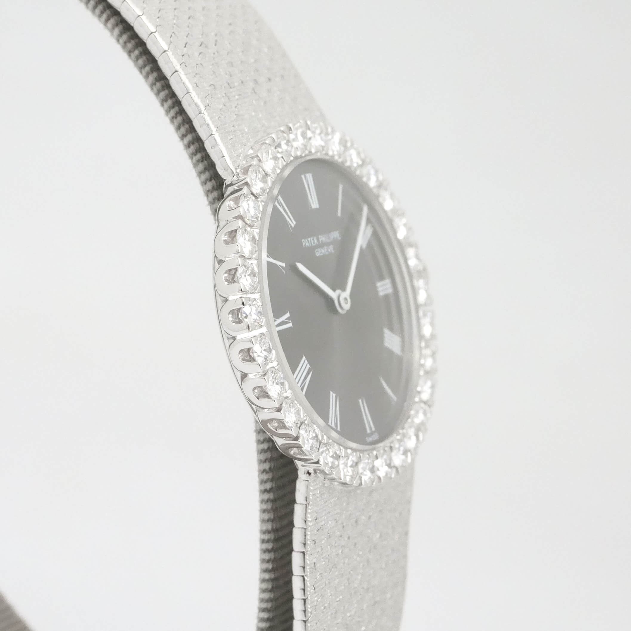 PATEK PHILIPPE ROUND MODEL
