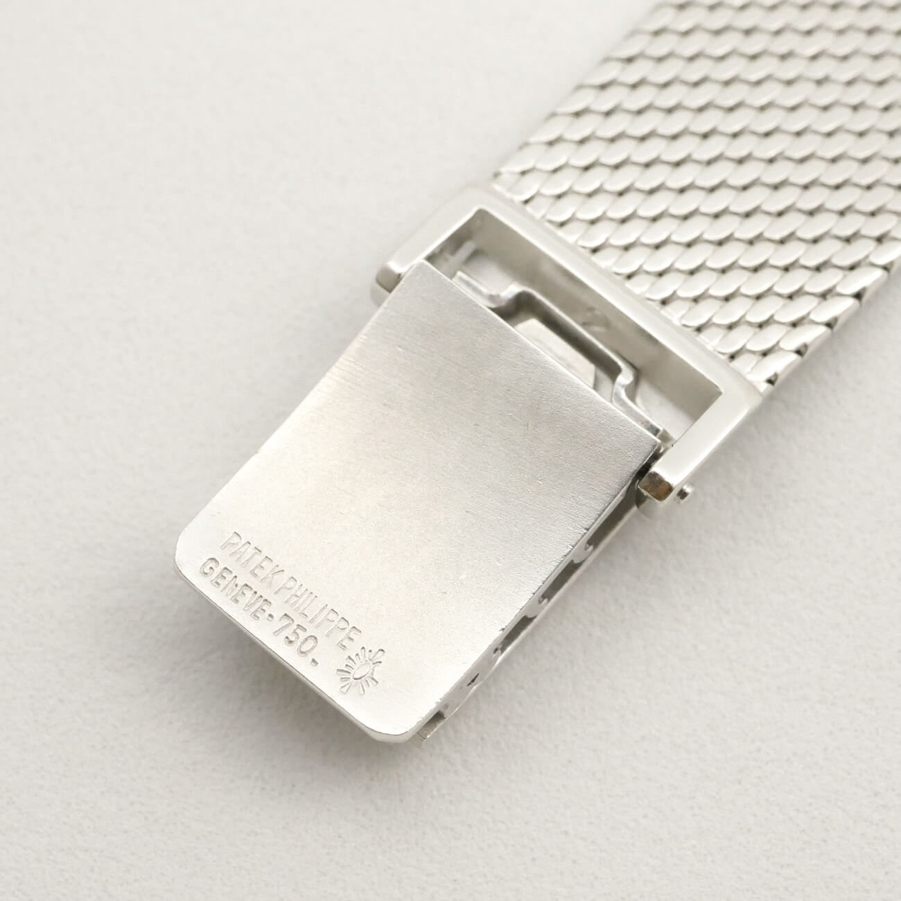 PATEK PHILIPPE ROUND MODEL