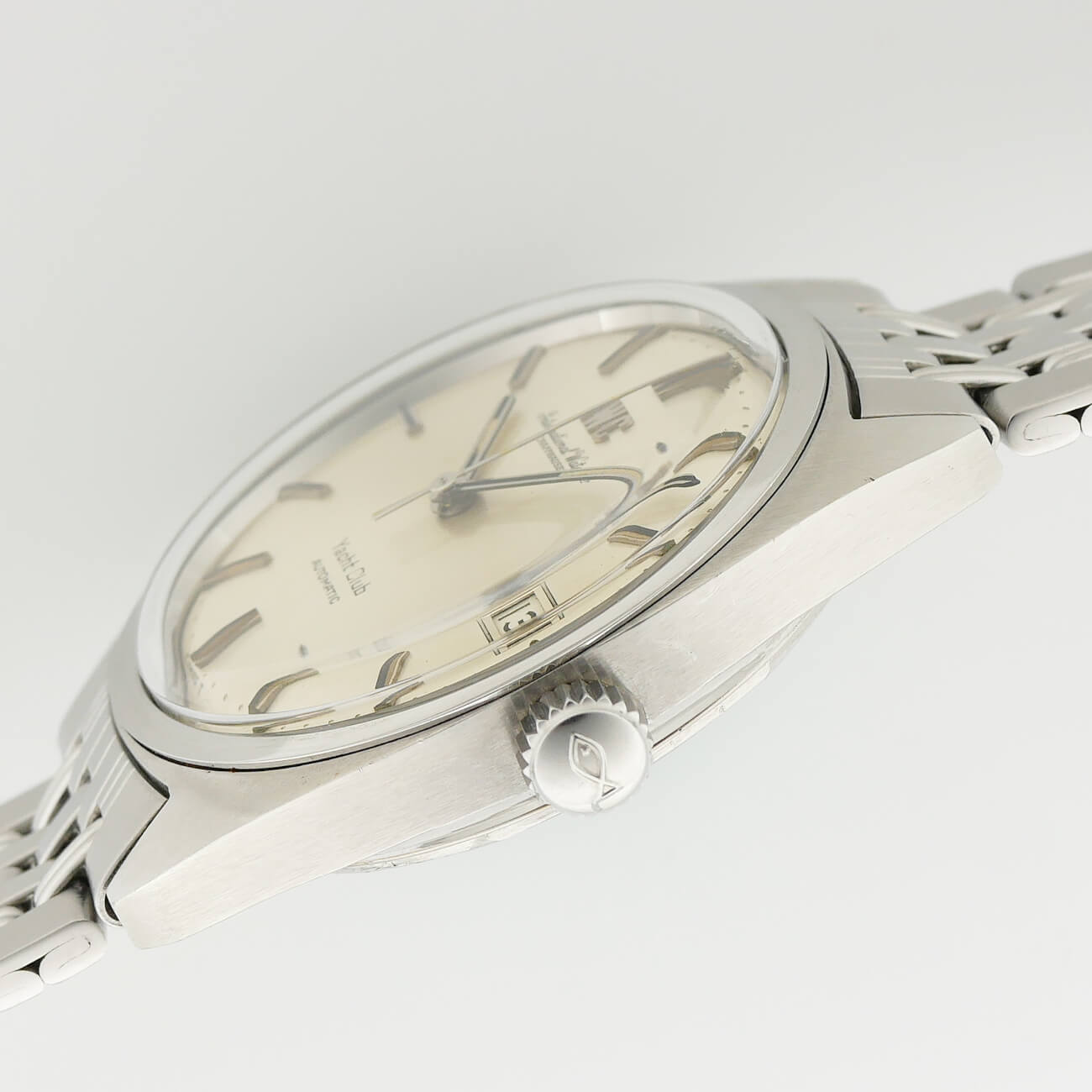 IWC YACHT CLUB
