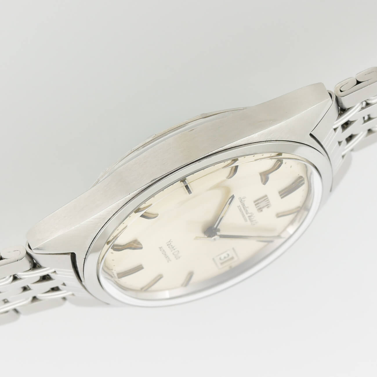 IWC YACHT CLUB