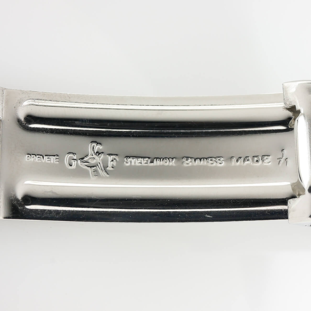 IWC YACHT CLUB