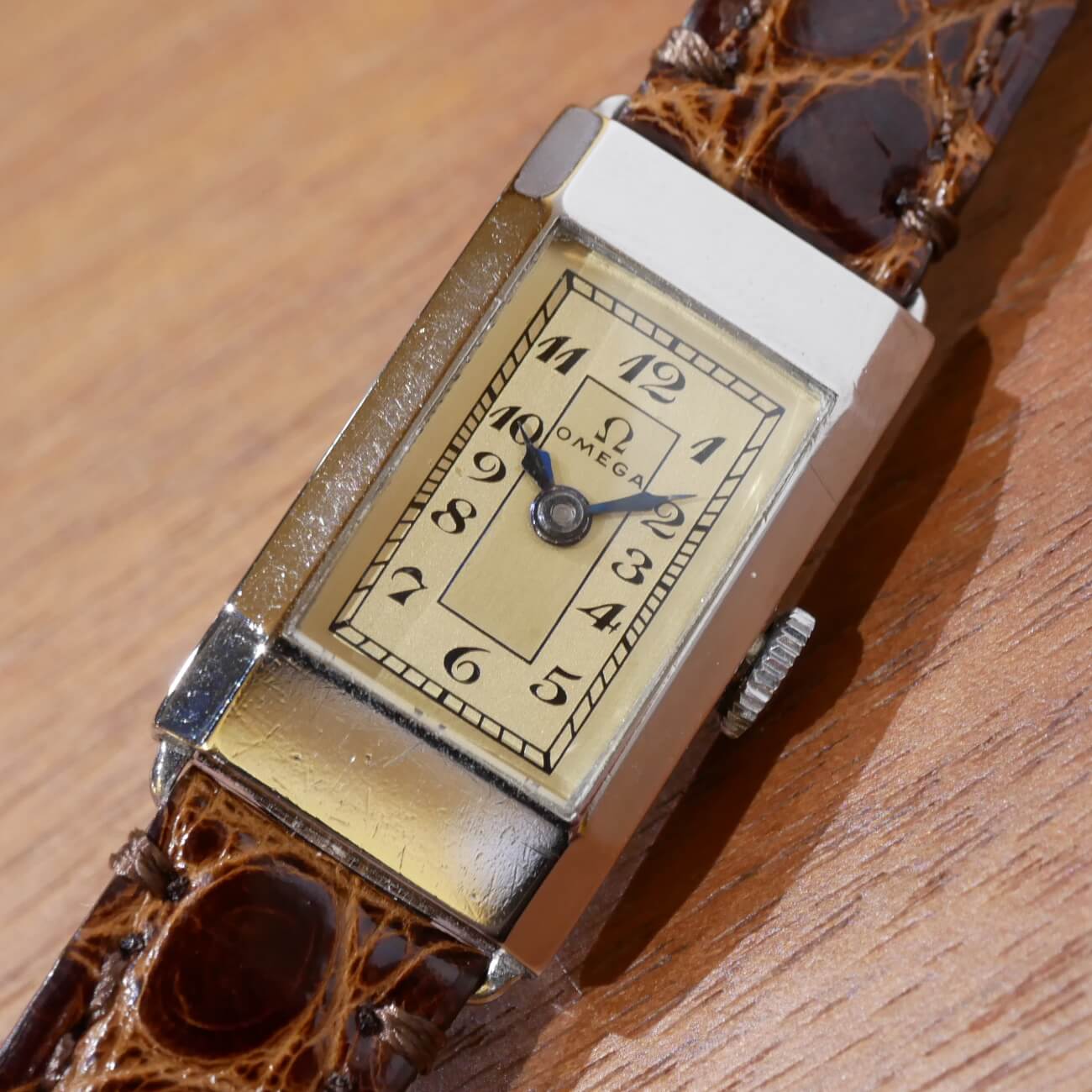 OMEGA ART DECO