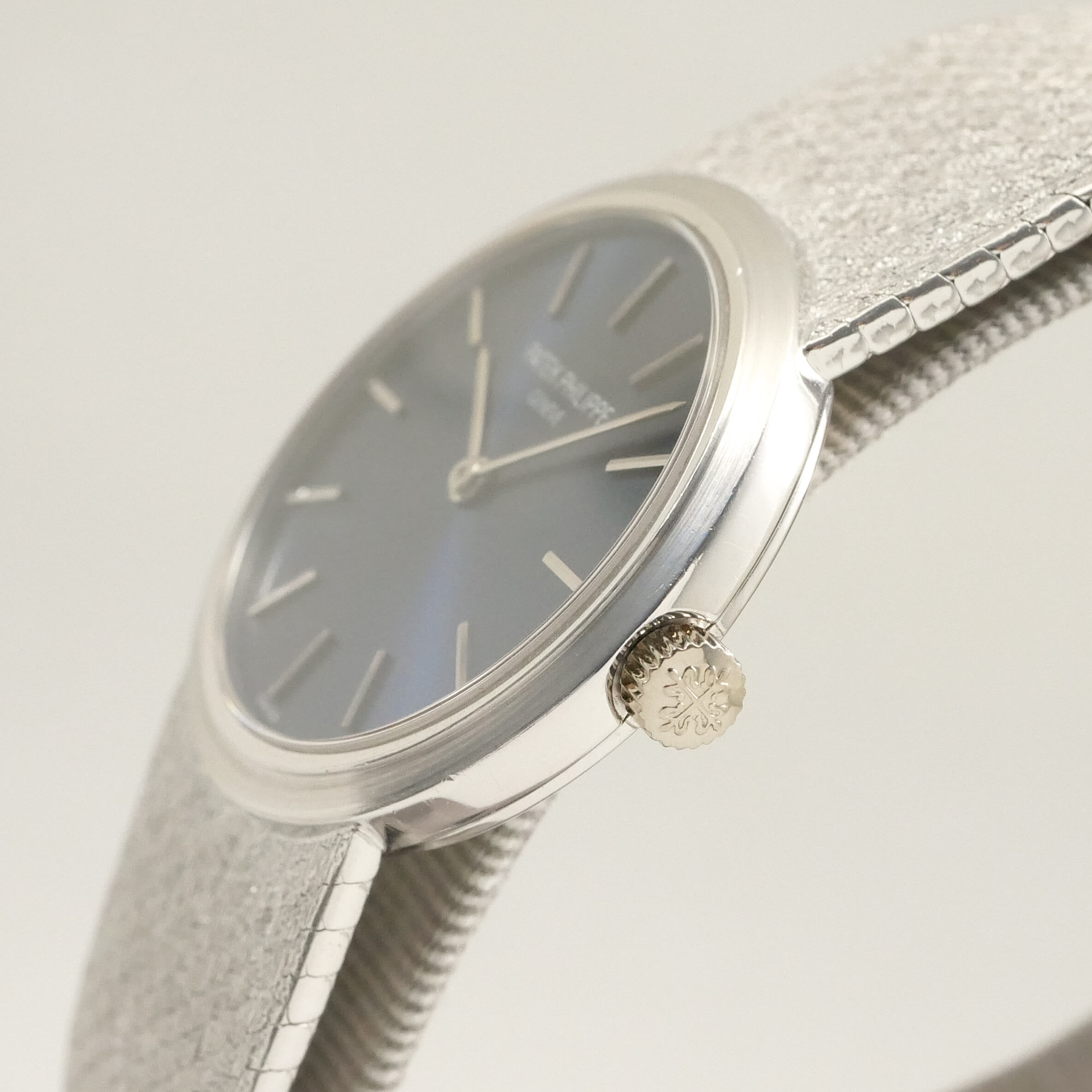 PATEK PHILIPPE ROUND MODEL