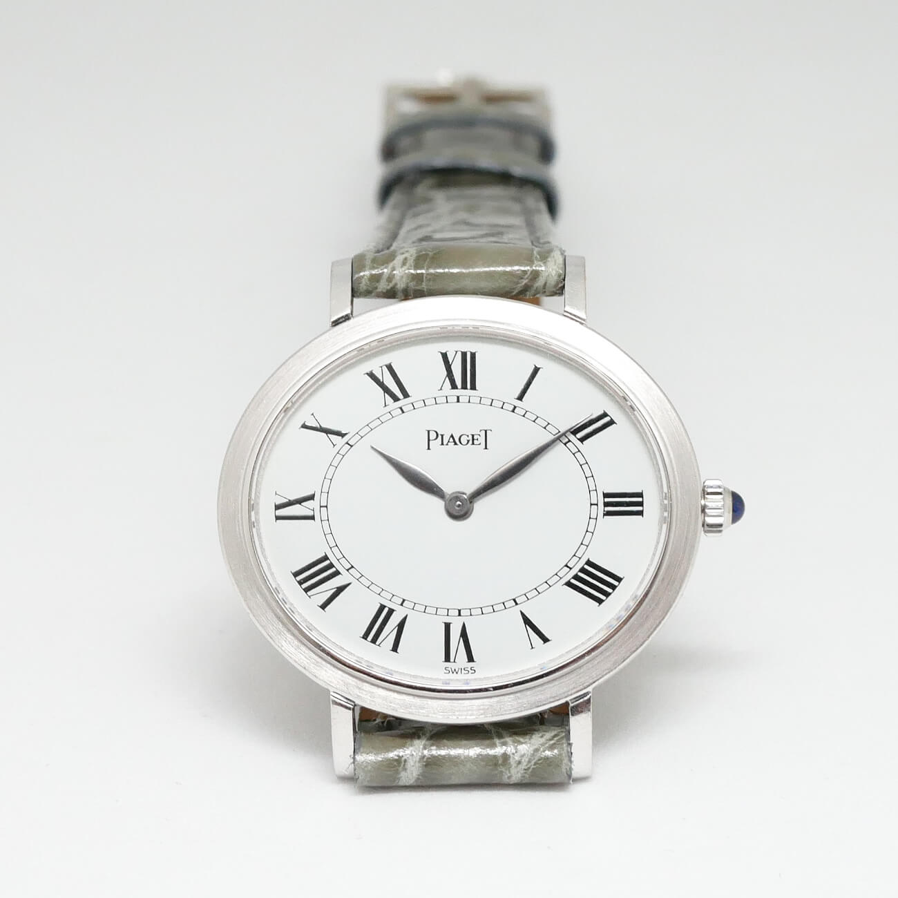 PIAGET ROUND MODEL