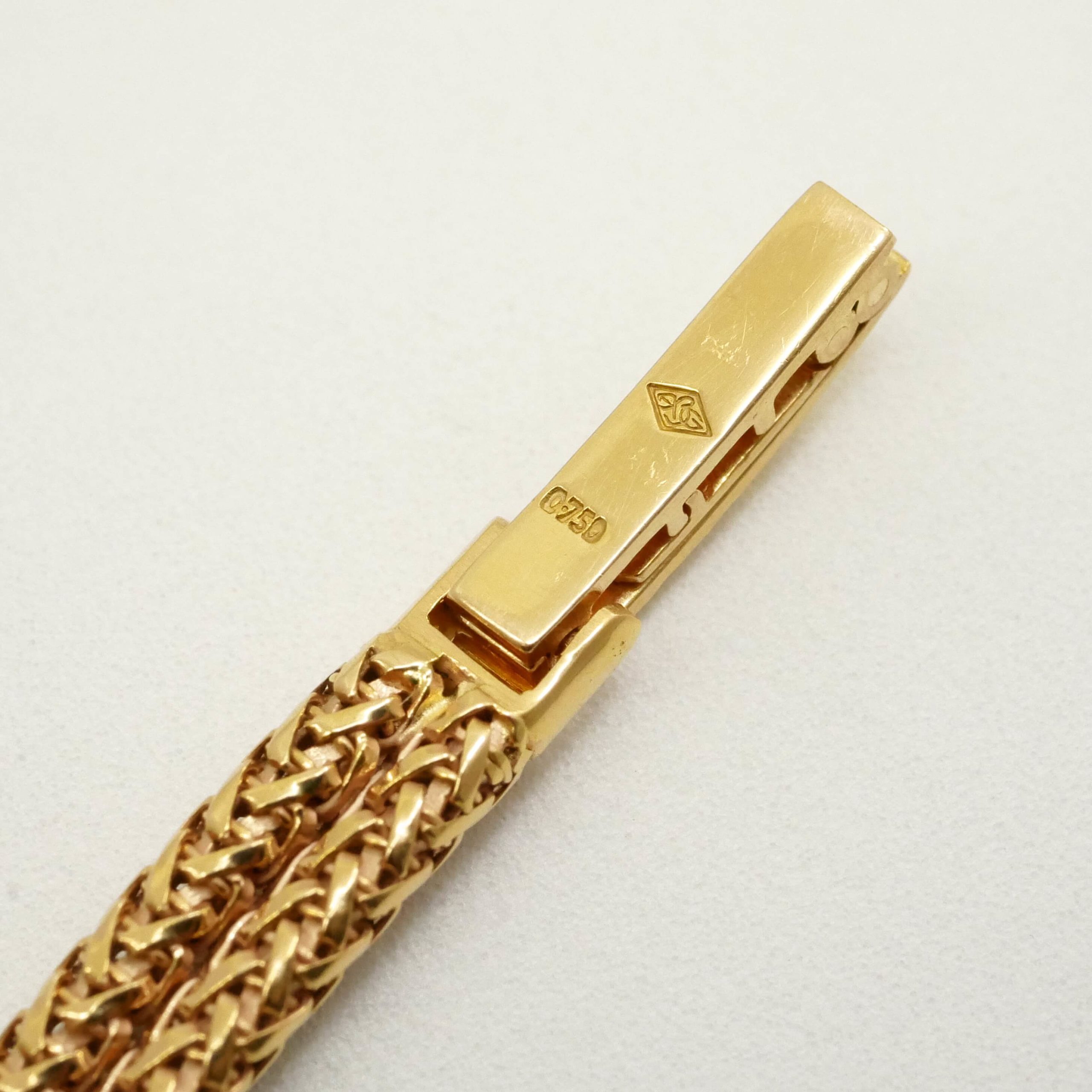 OMEGA ROUND MODEL