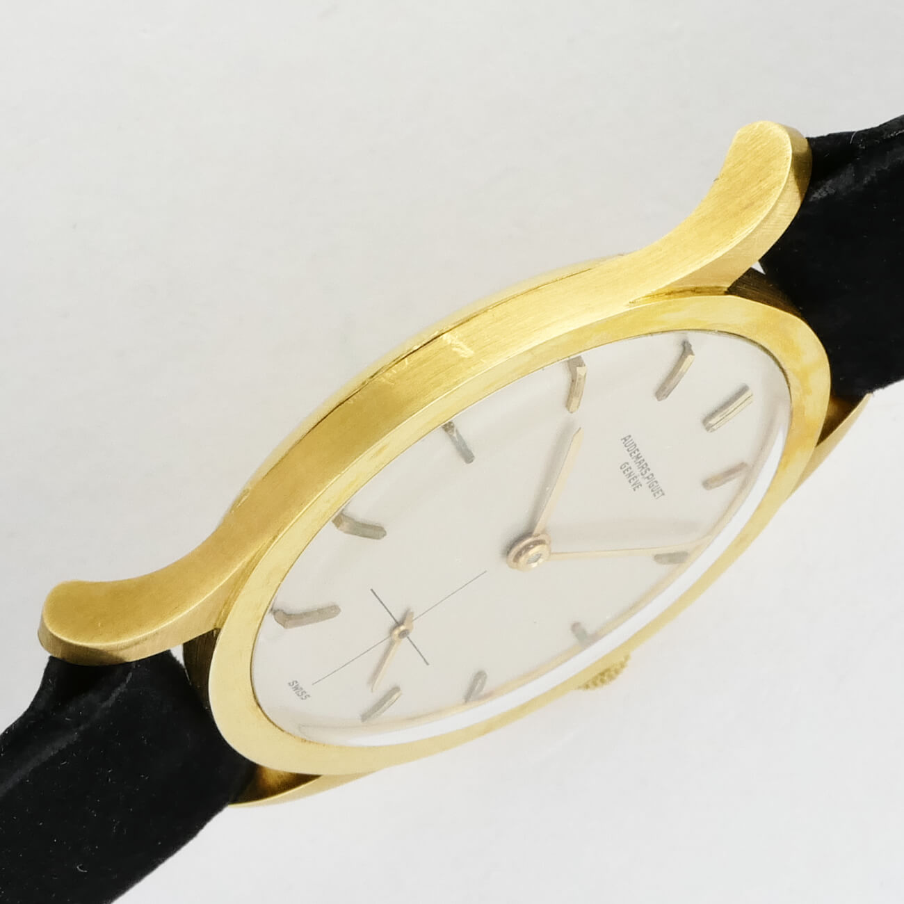 AUDEMARS PIGUET ROUND MODEL