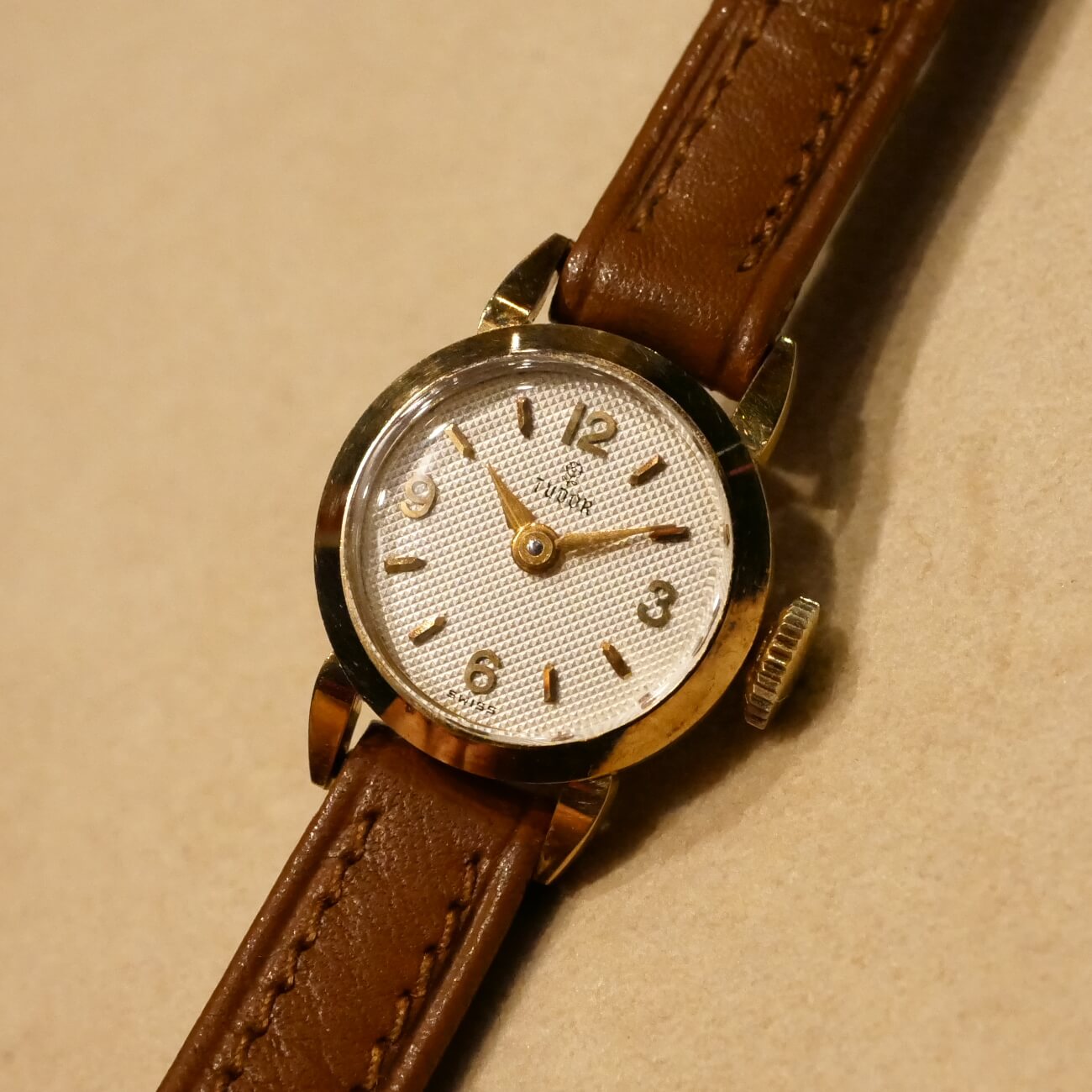 TUDOR ROUND MODEL