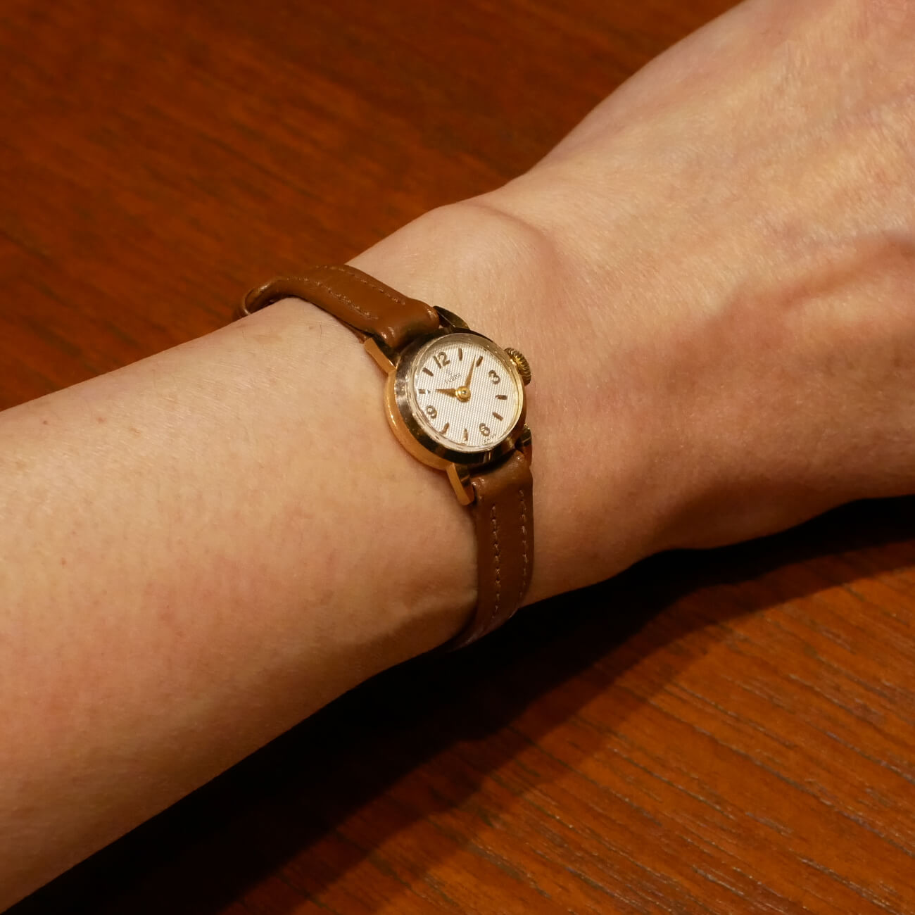 TUDOR ROUND MODEL