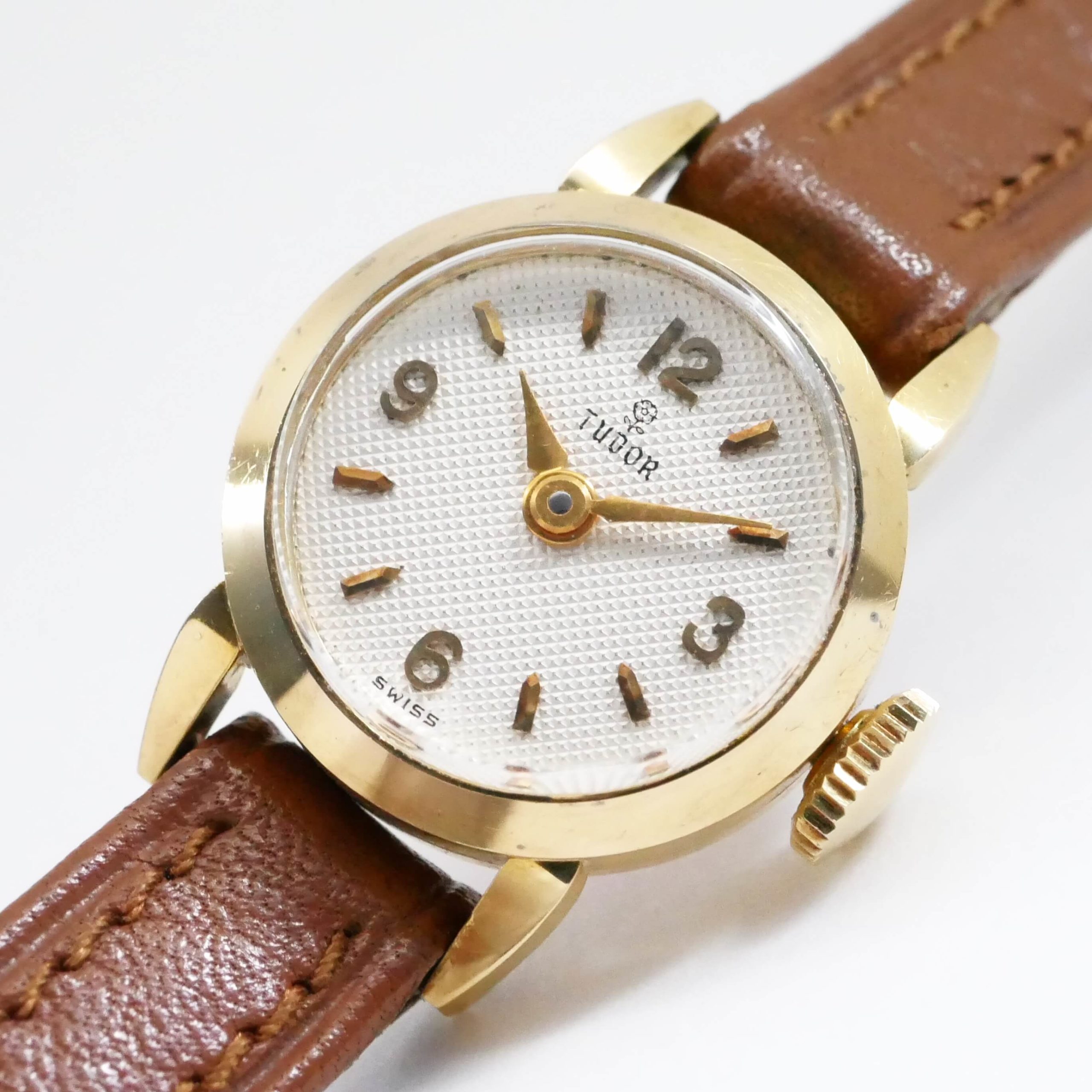 TUDOR ROUND MODEL