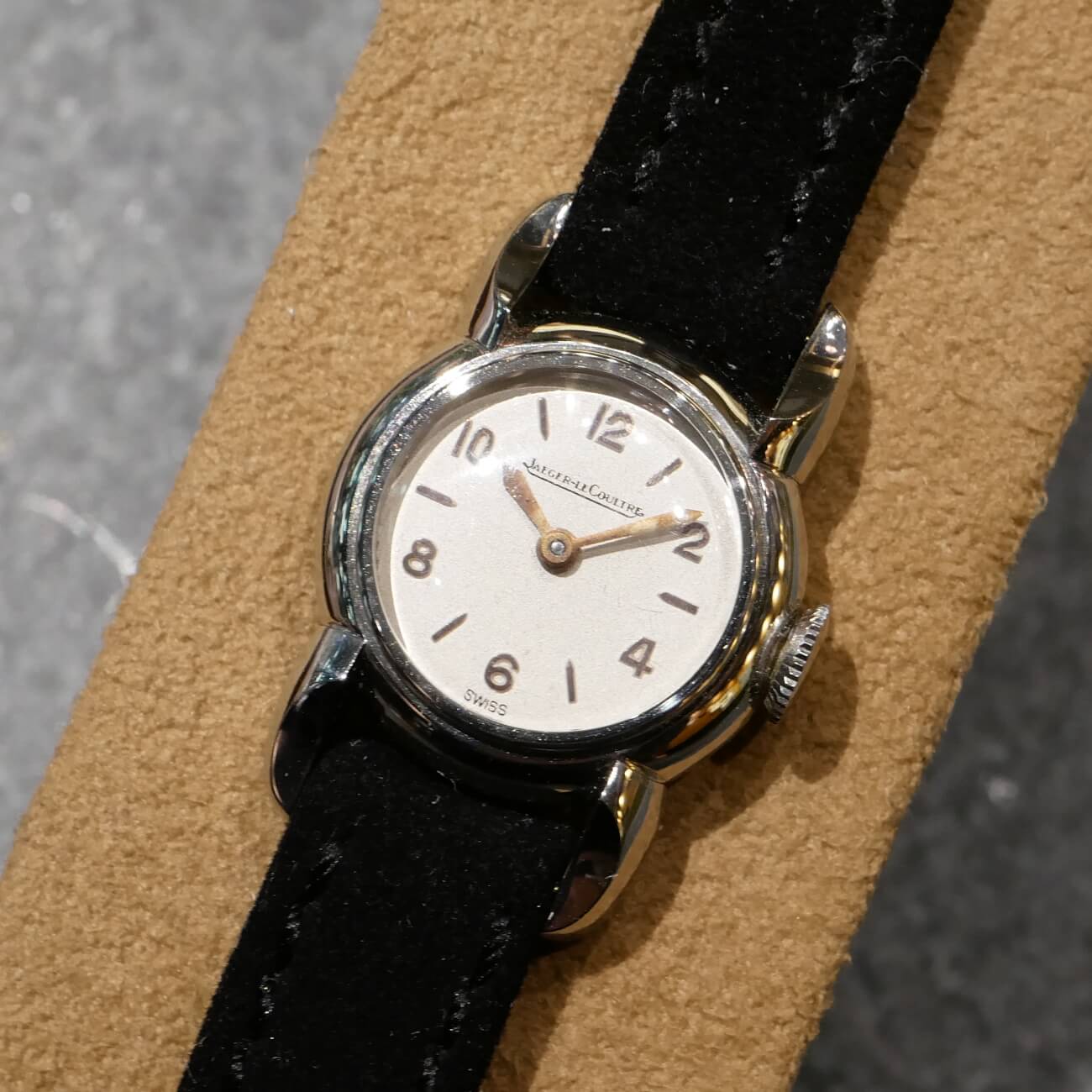 JAEGER LECOULTRE ROUND MODEL 