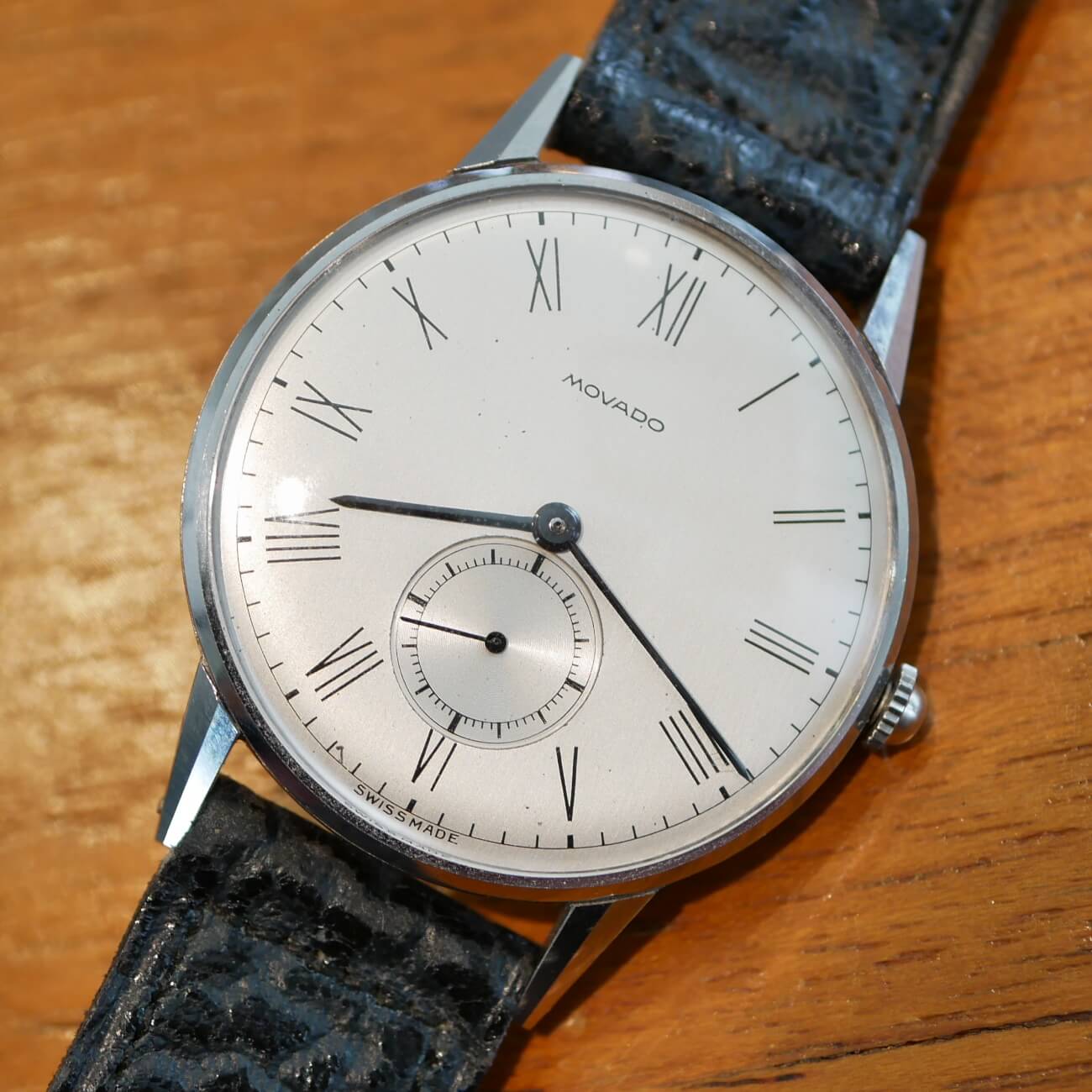 MOVADO ROUND MODEL 