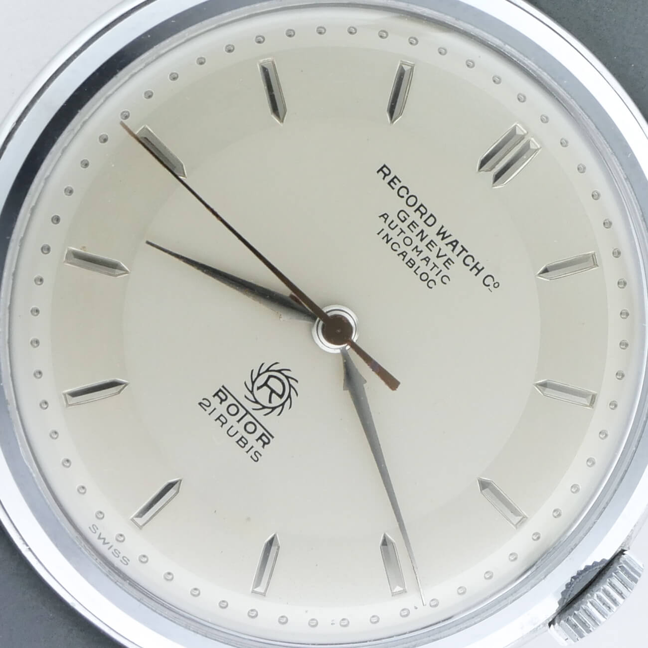 RECORD ROUND MODEL N.O.S