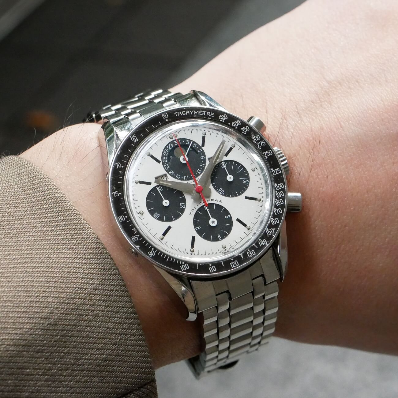 UNIVERSAL TRI COMPAX