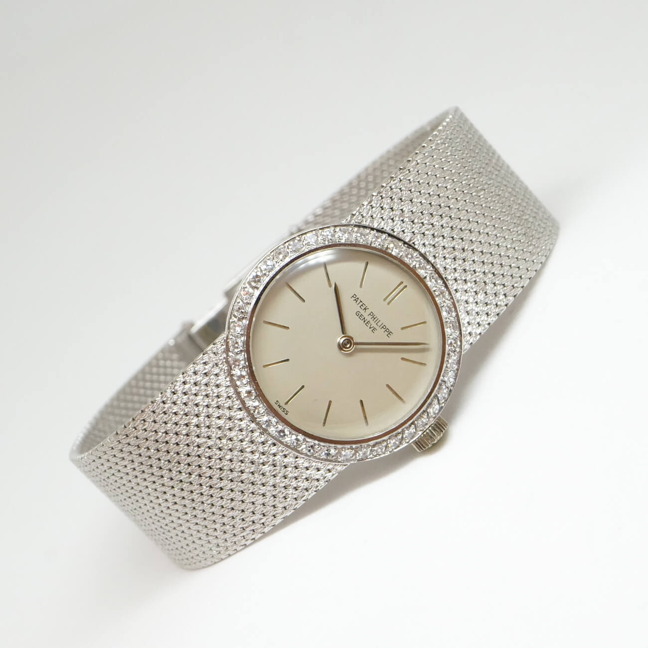 PATEK PHILIPPE ROUND MODEL