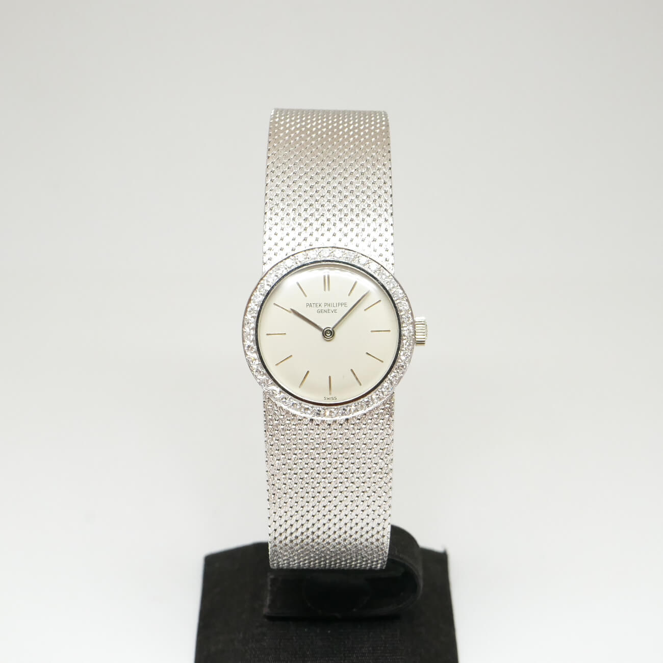 PATEK PHILIPPE ROUND MODEL