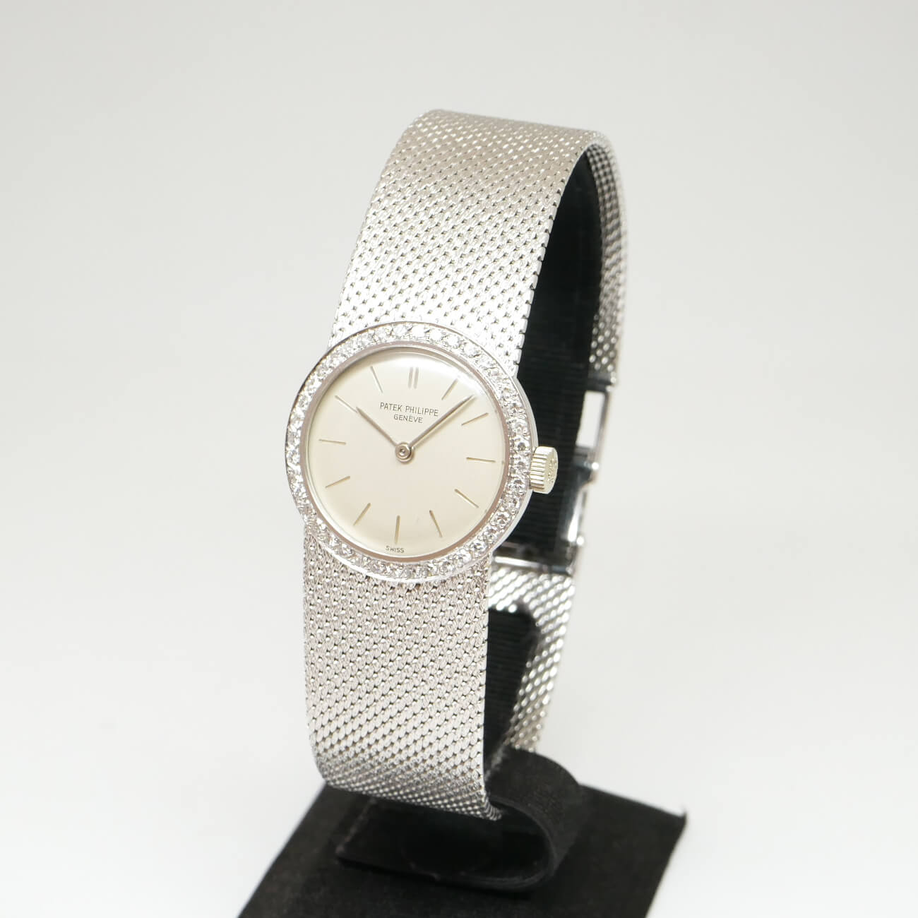 PATEK PHILIPPE ROUND MODEL