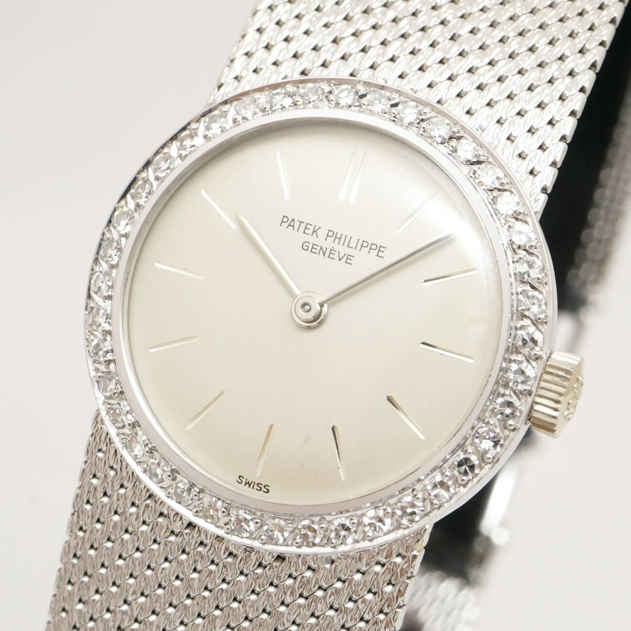 PATEK PHILIPPE ROUND MODEL