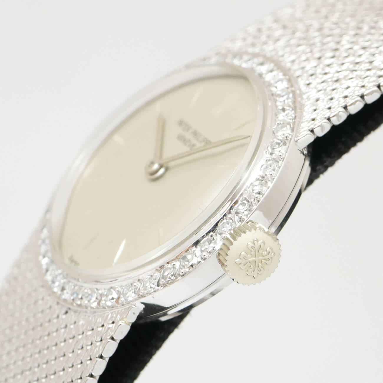 PATEK PHILIPPE ROUND MODEL