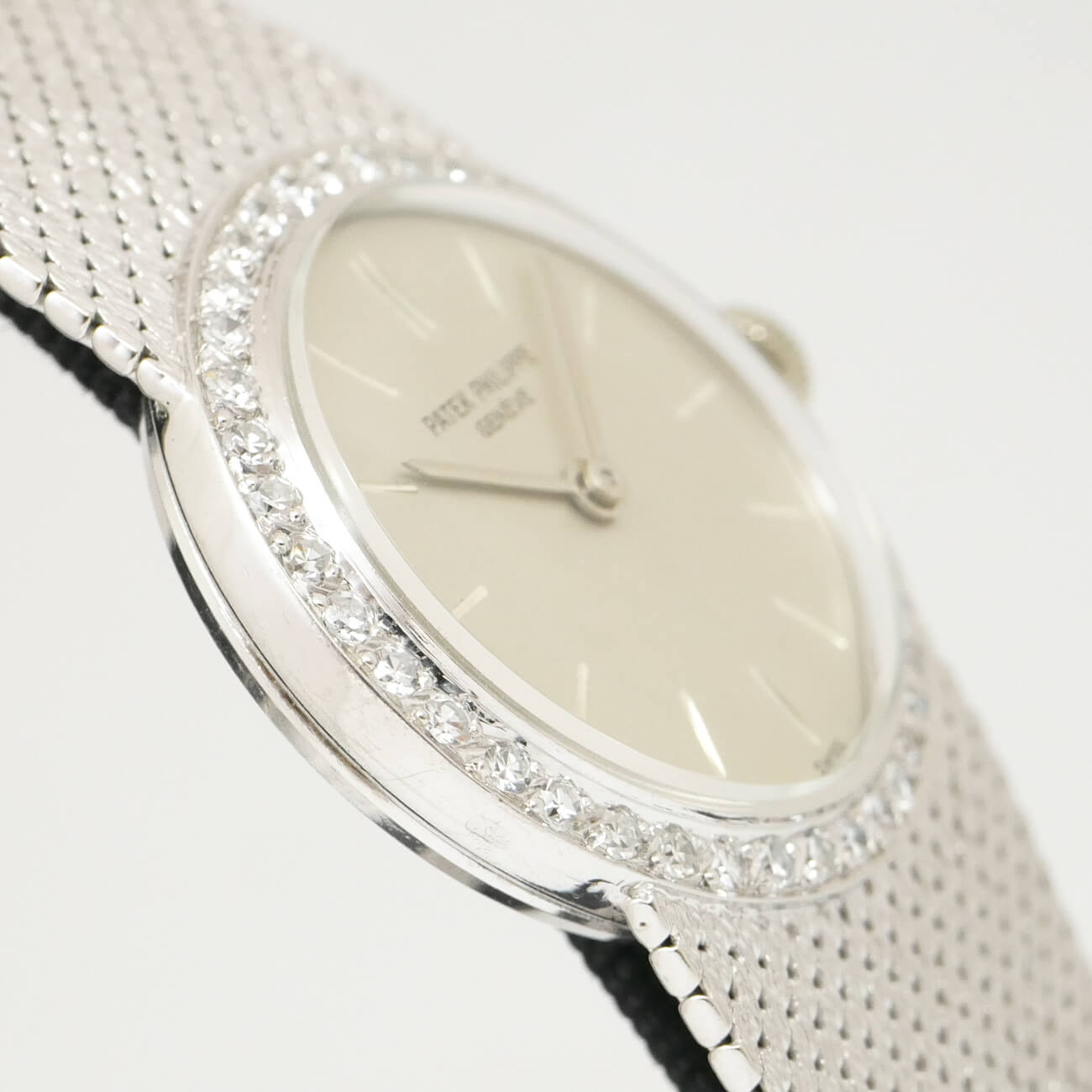 PATEK PHILIPPE ROUND MODEL