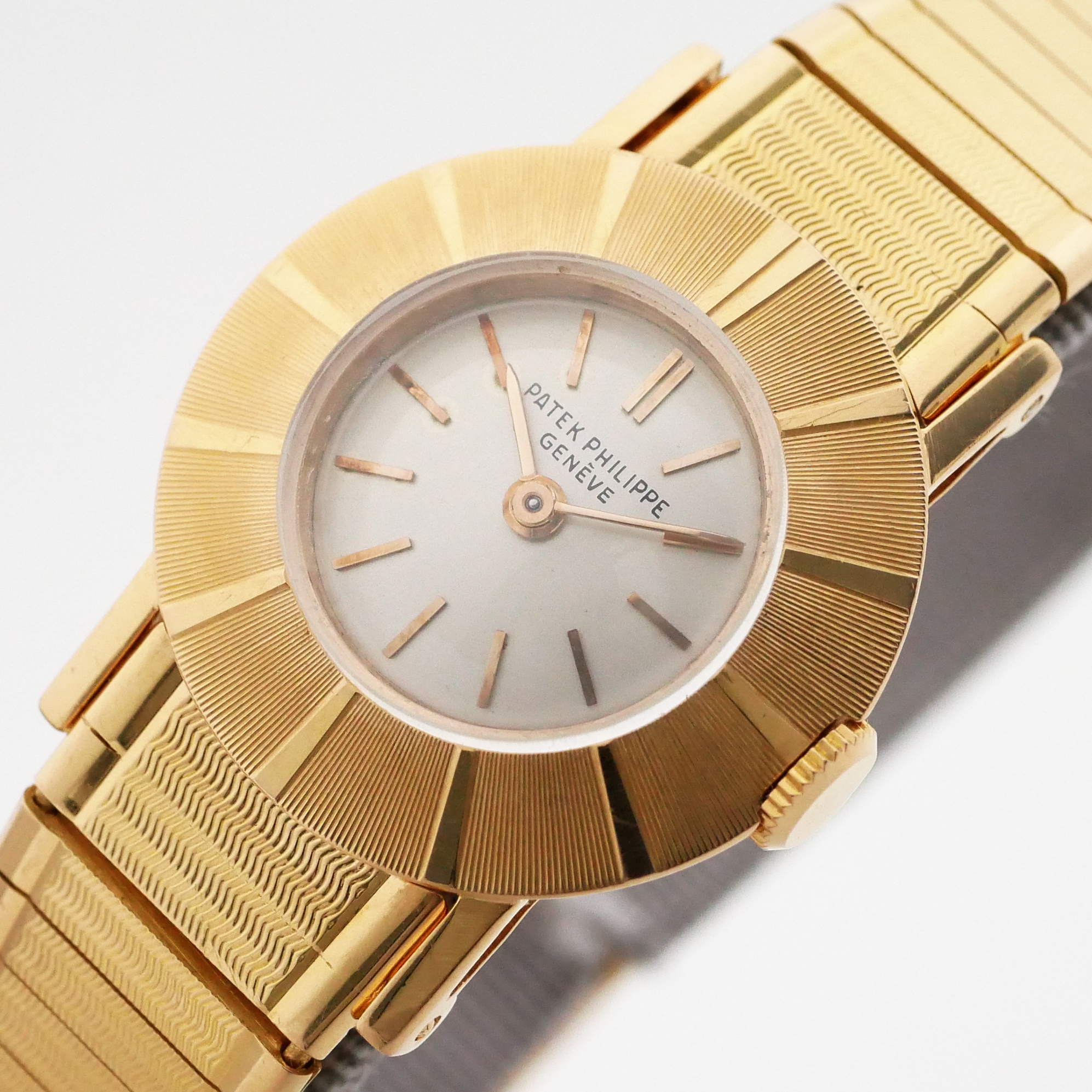 PATEK PHILIPPE ROUND MODEL