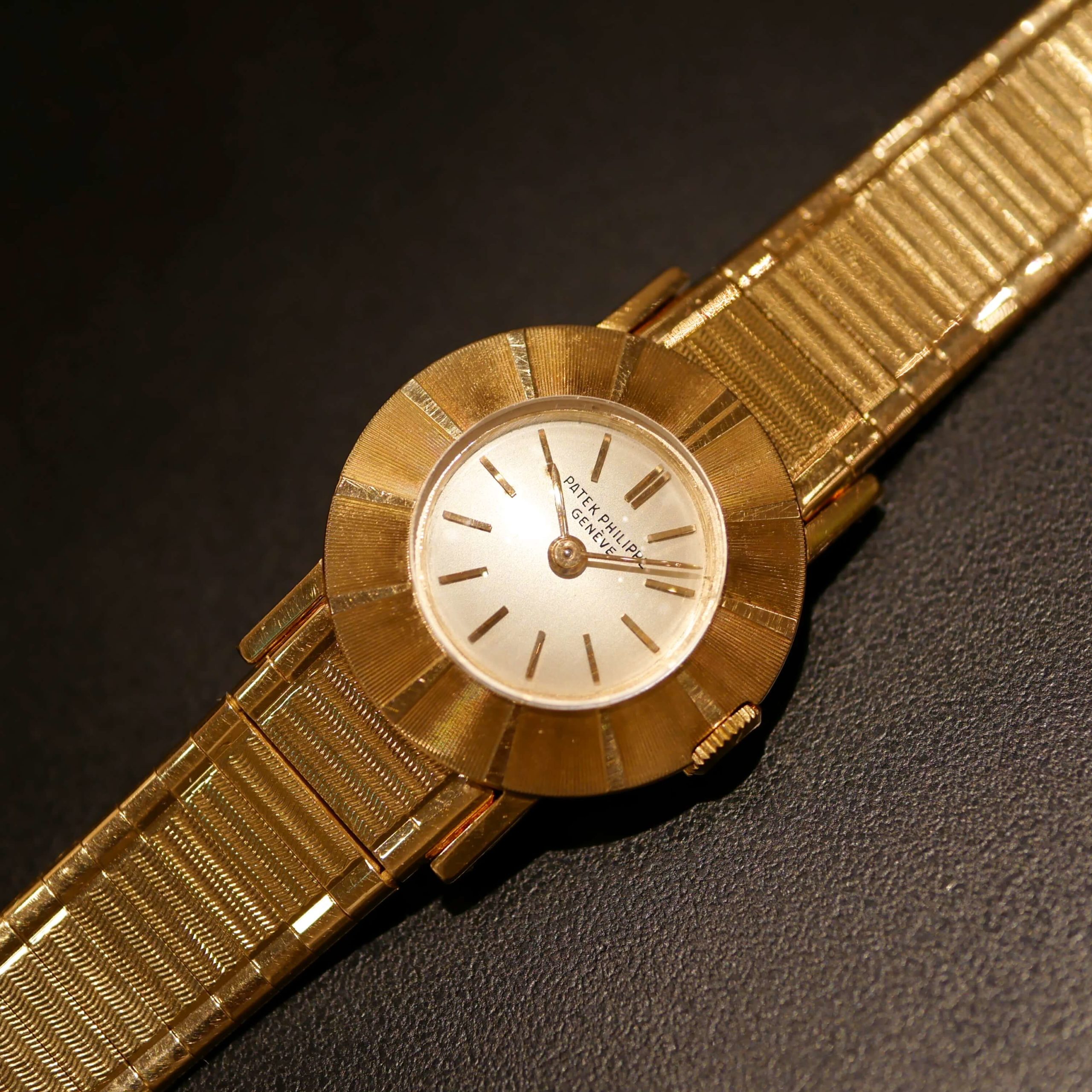 PATEK PHILIPPE ROUND MODEL