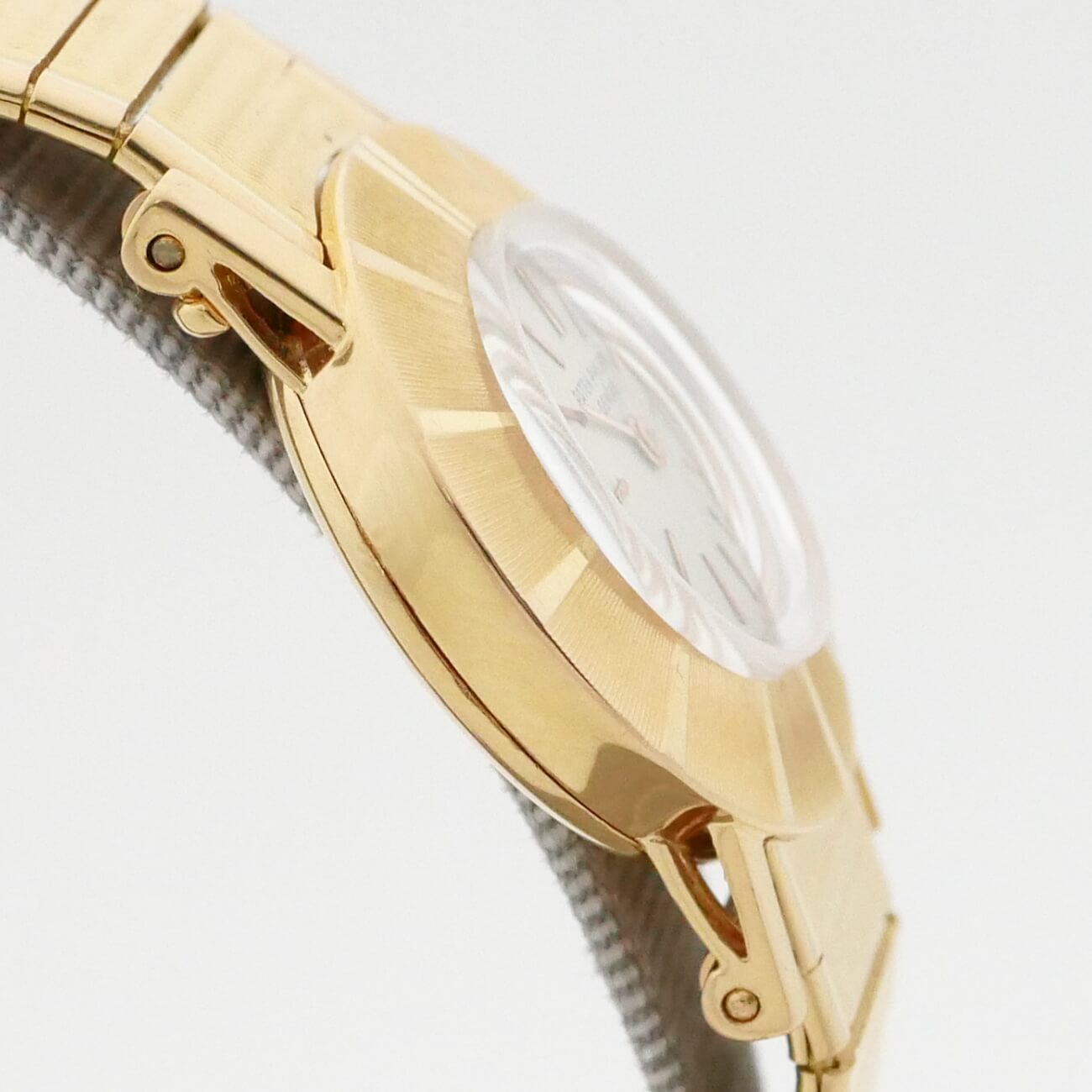 PATEK PHILIPPE ROUND MODEL