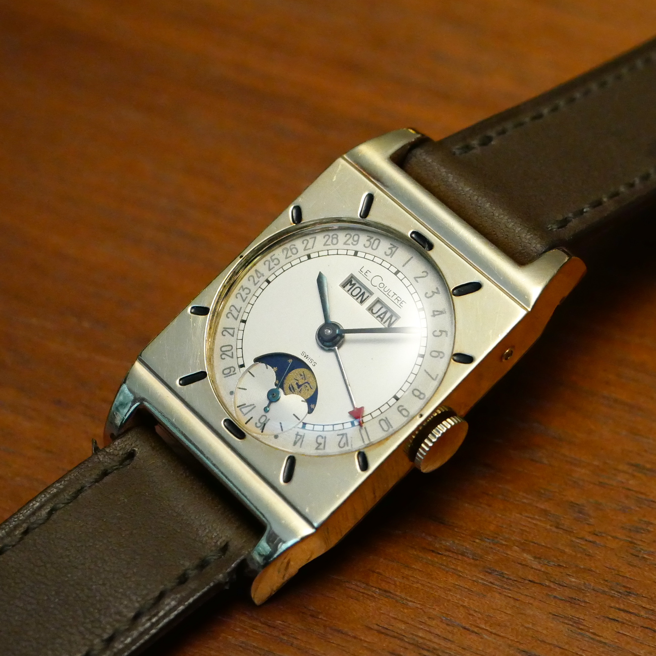 LE COULTRE TRIPLE CALENDAR MOONPHASE