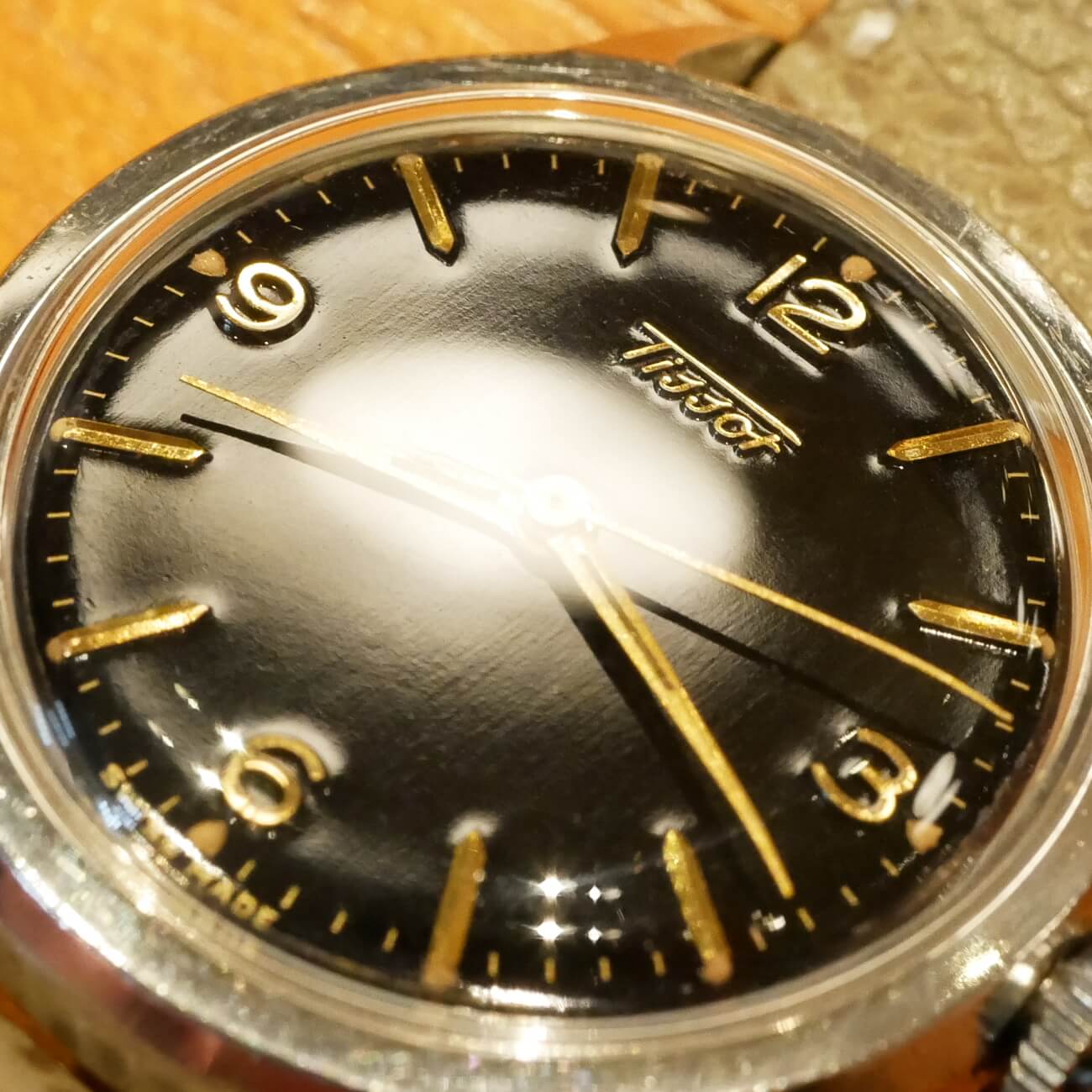 TISSOT ROUND MODEL
