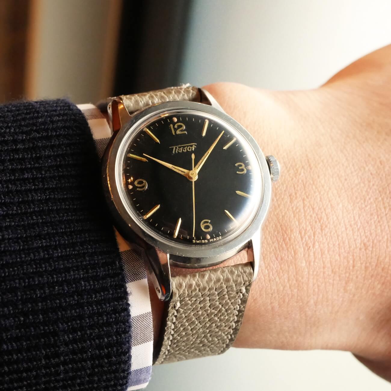 TISSOT ROUND MODEL