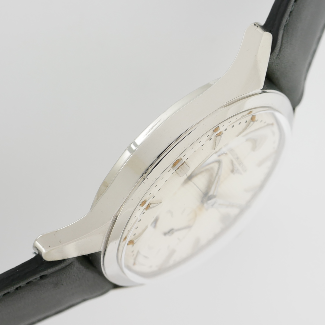 LONGINES ROUND MODEL