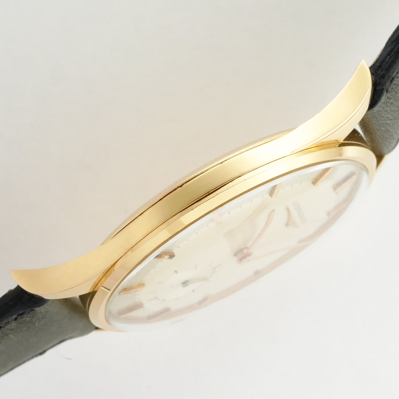 LONGINES ROUND MODEL